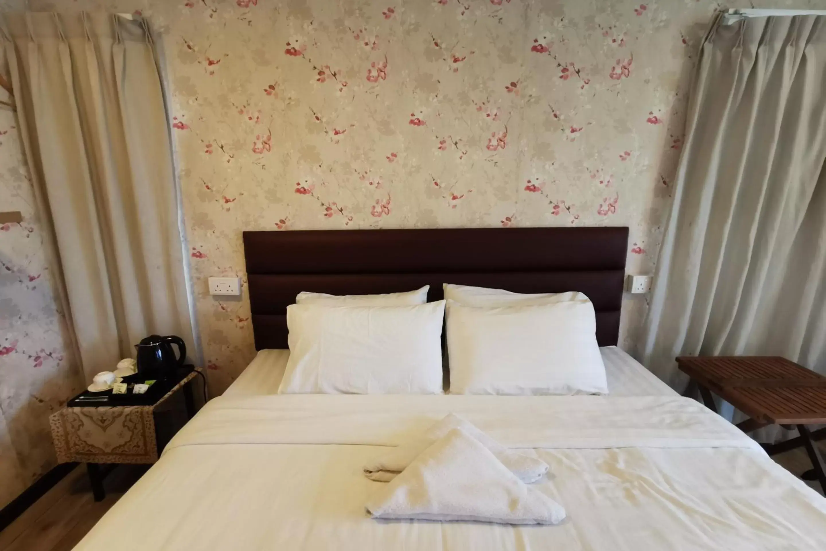 Bedroom, Bed in OYO 89969 Mount Hill Villa Kundasang