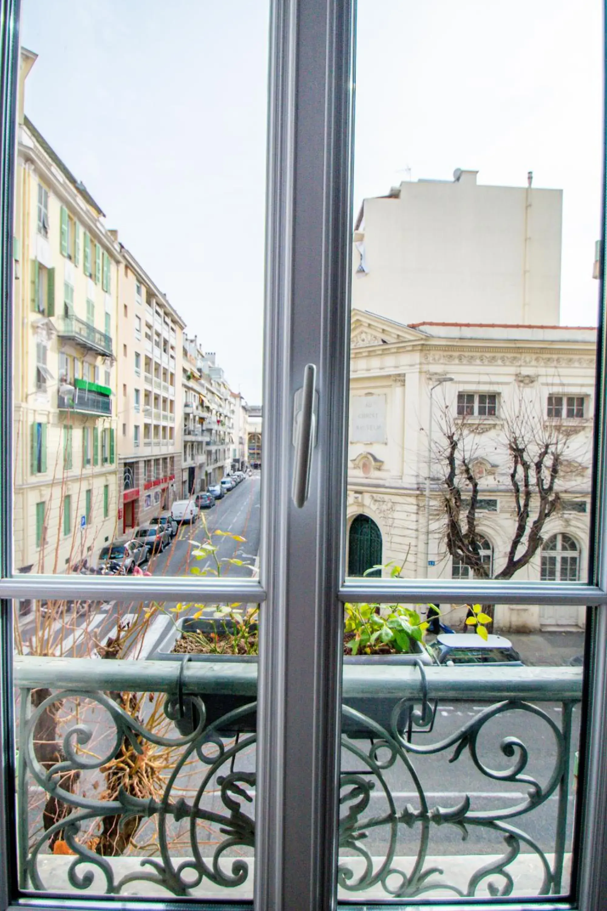 Day, Balcony/Terrace in Parisien