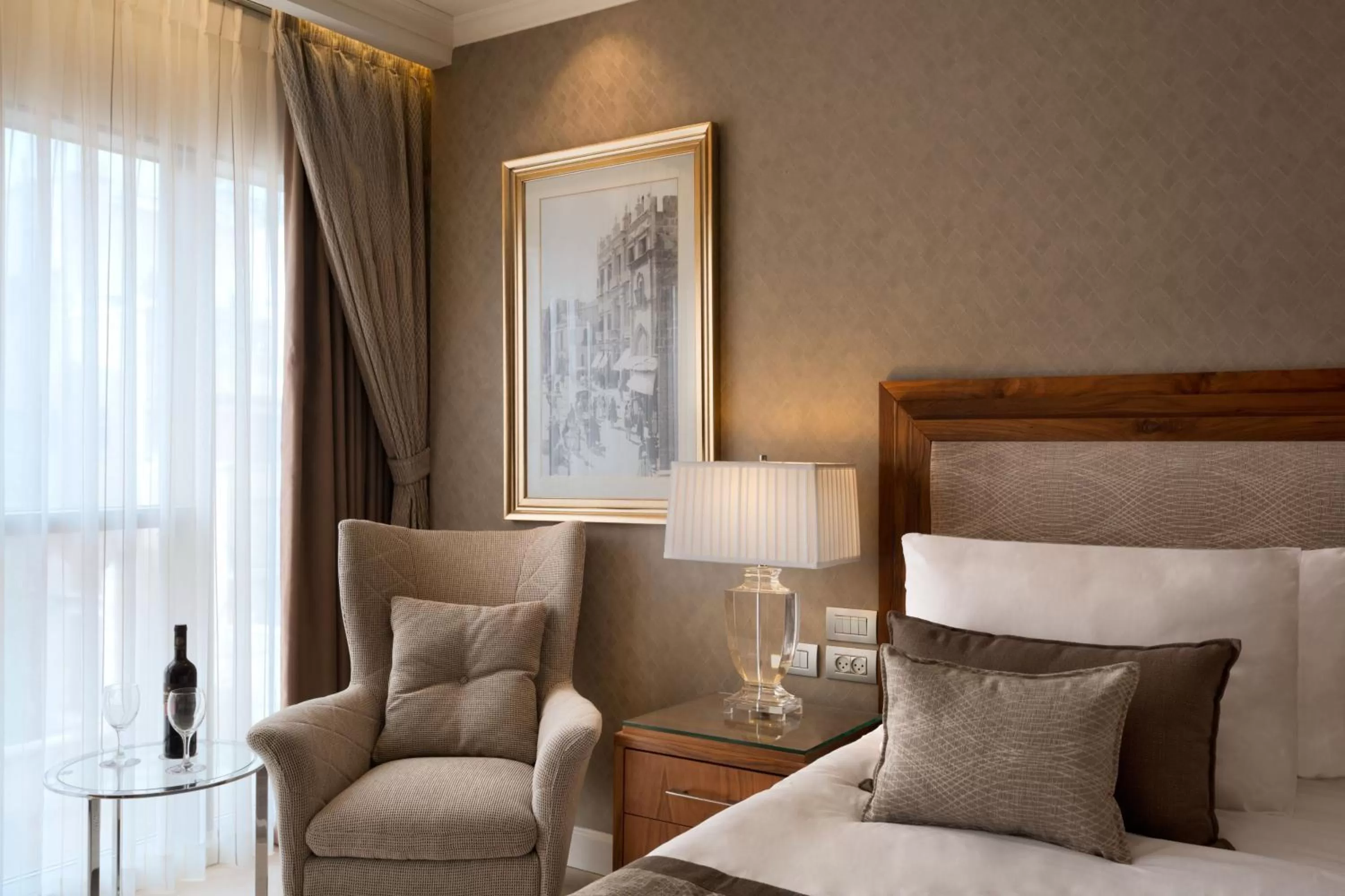 Seating area, Bed in Herbert Samuel Jerusalem