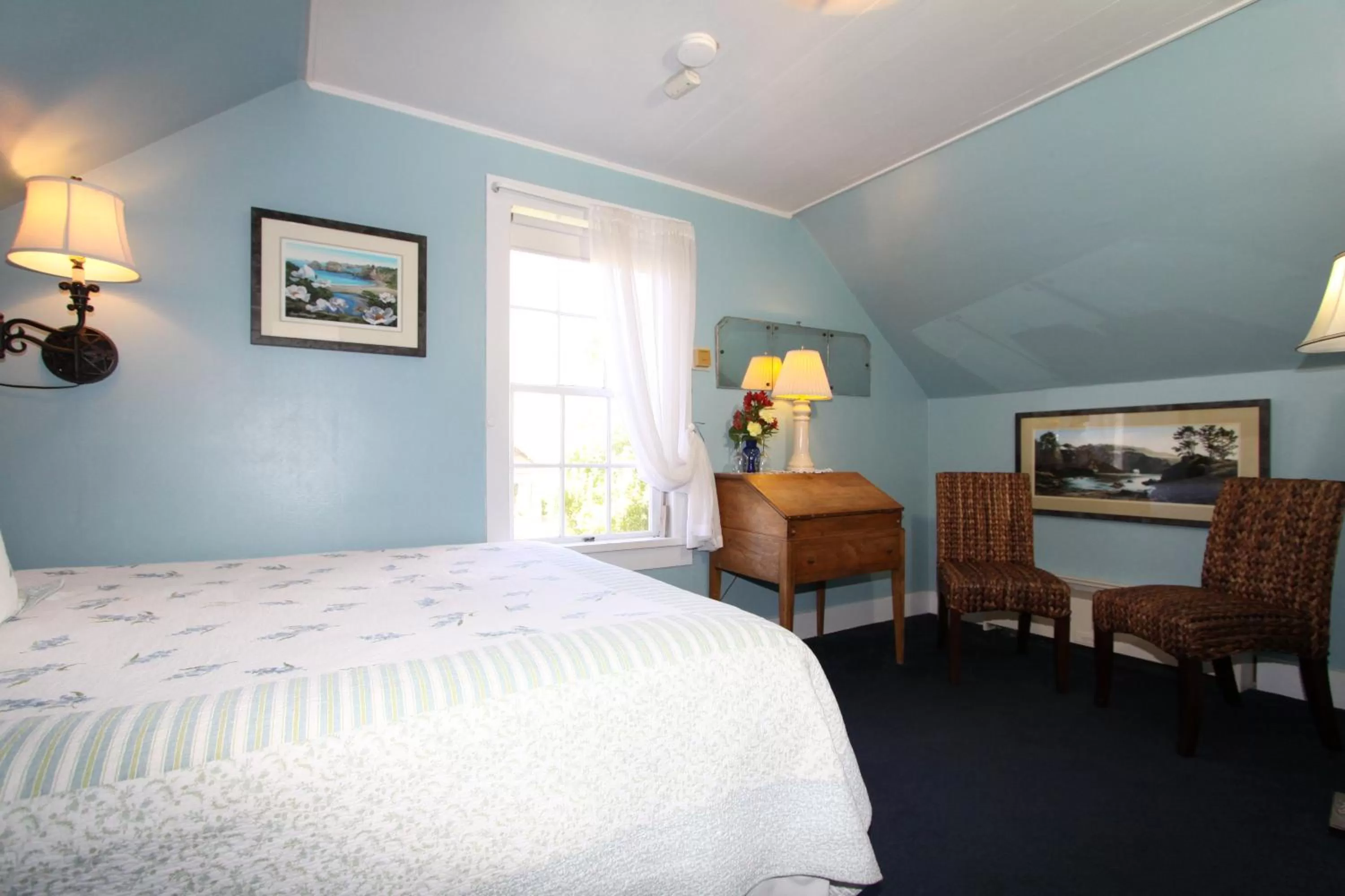 Bed in Seagull Inn Bed & Breakfast