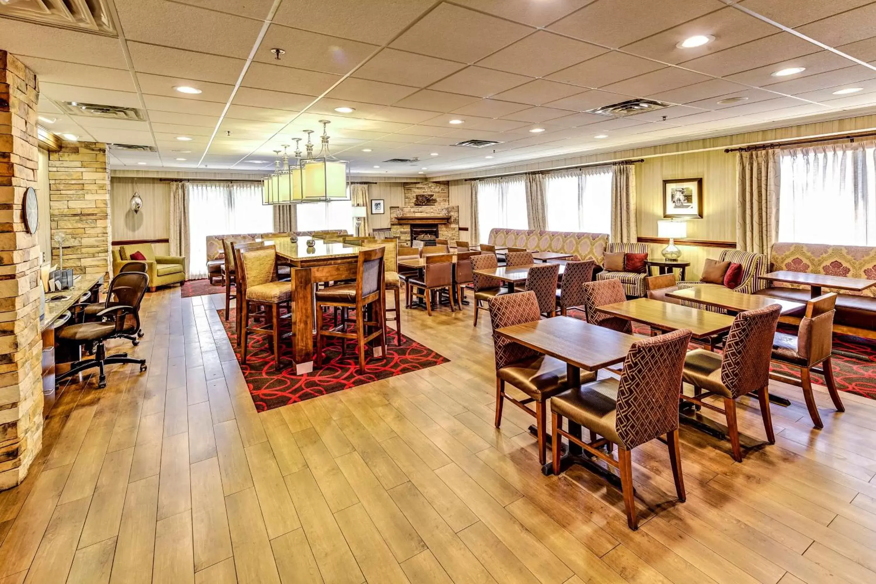 Restaurant/places to eat in Hampton Inn Columbus I-70E/Hamilton Road Restaurant/places to eat in Hampton Inn Columbus I-70E/Hamilton Road