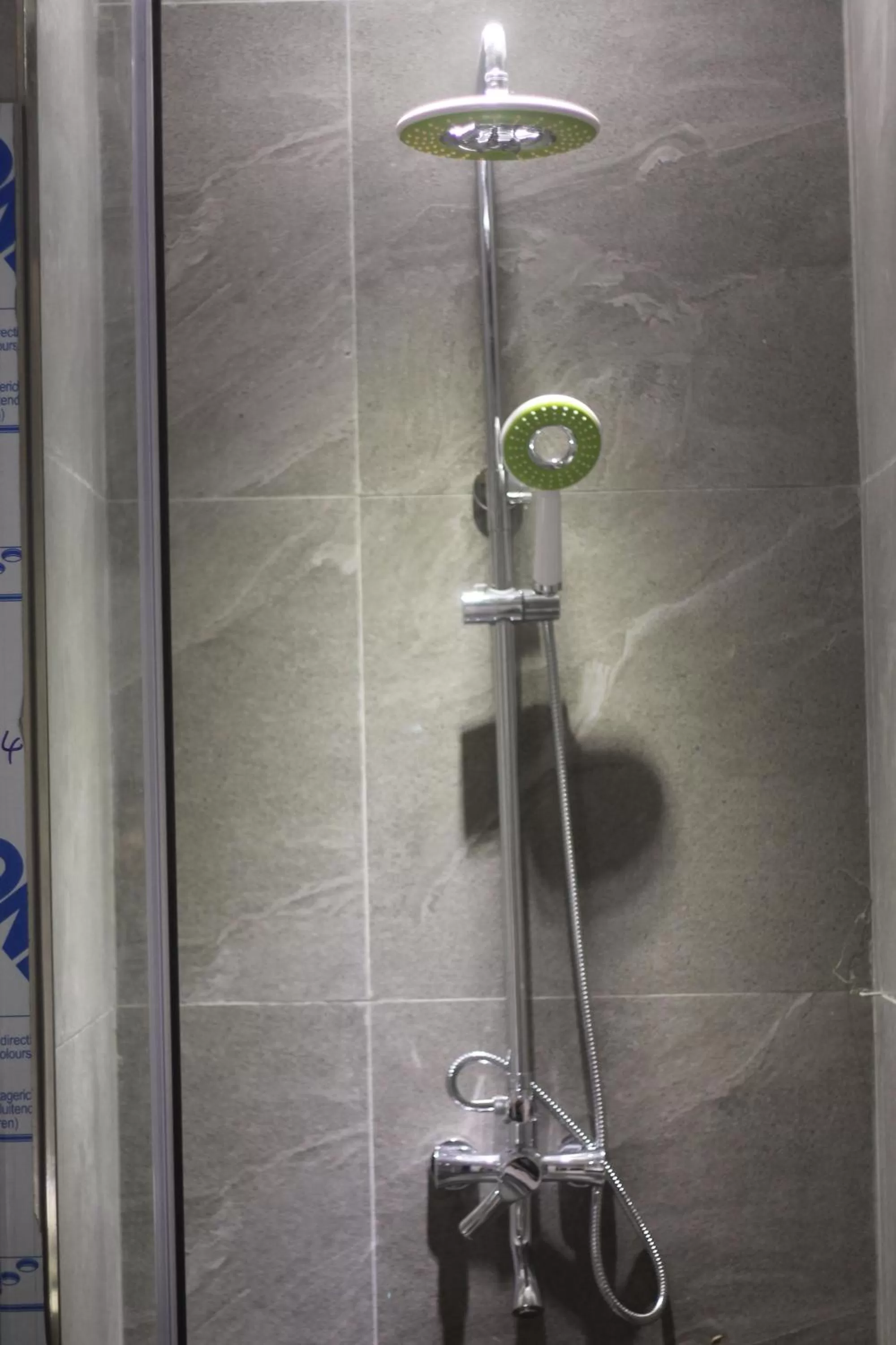 Bathroom in Benny's City Hotel