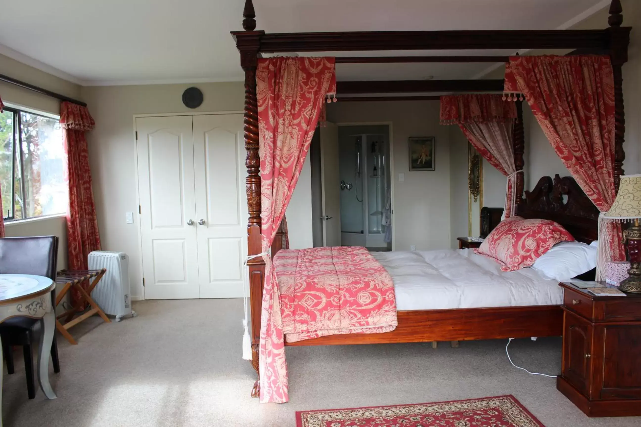 Bedroom, Room Photo in Tudor Manor Bed & Breakfast