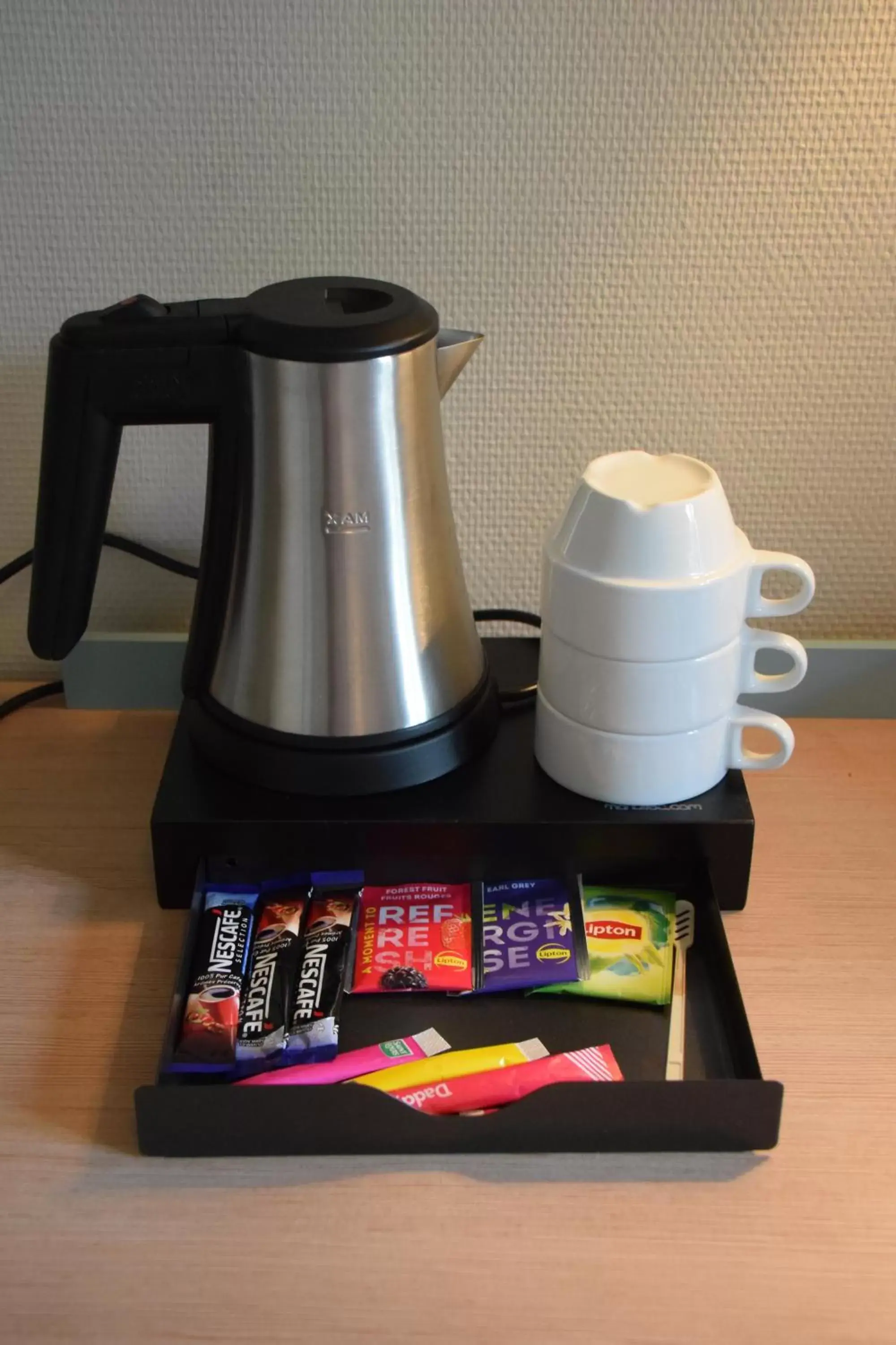 Drinks, Coffee/Tea Facilities in Est Hotel
