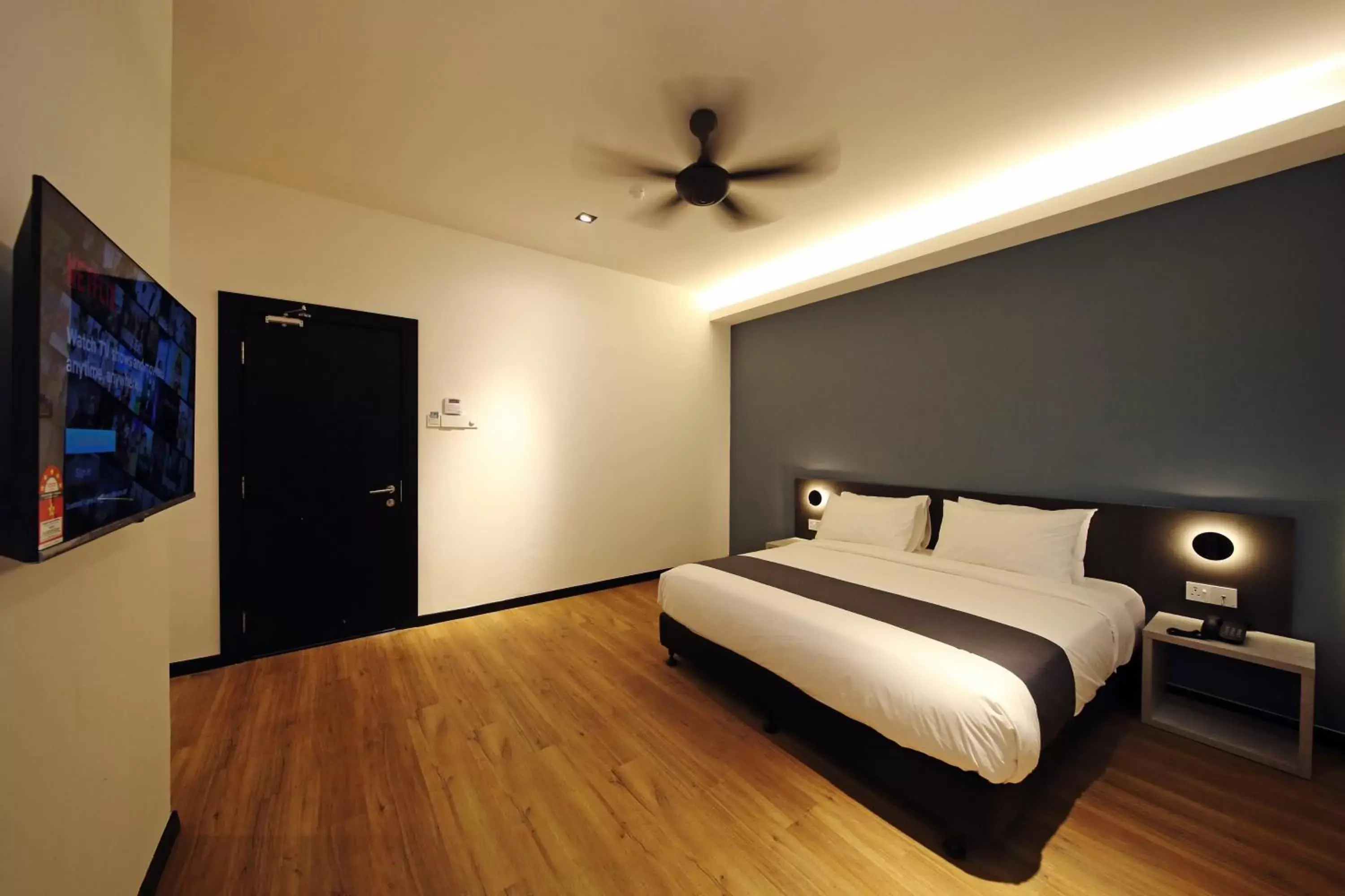 Communal lounge/ TV room, Bed in ARENA Boutique Hotel Kuala Terengganu