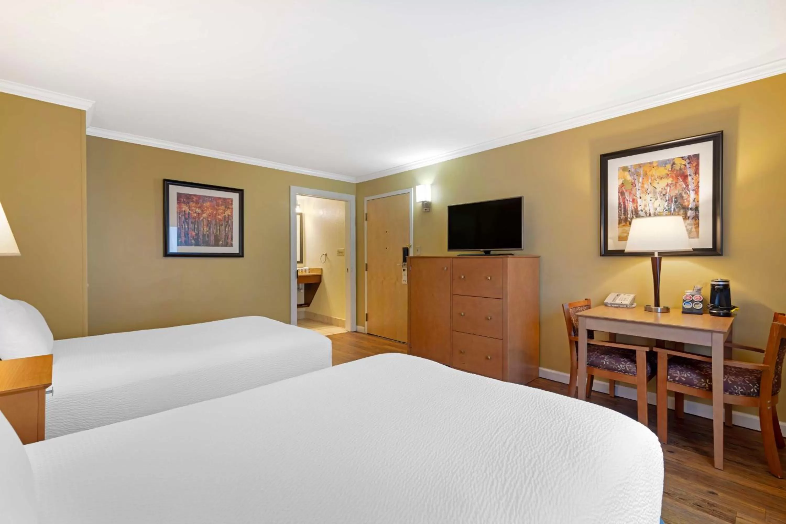 Bedroom, Bed in Best Western Plus Windjammer Inn & Conference Center