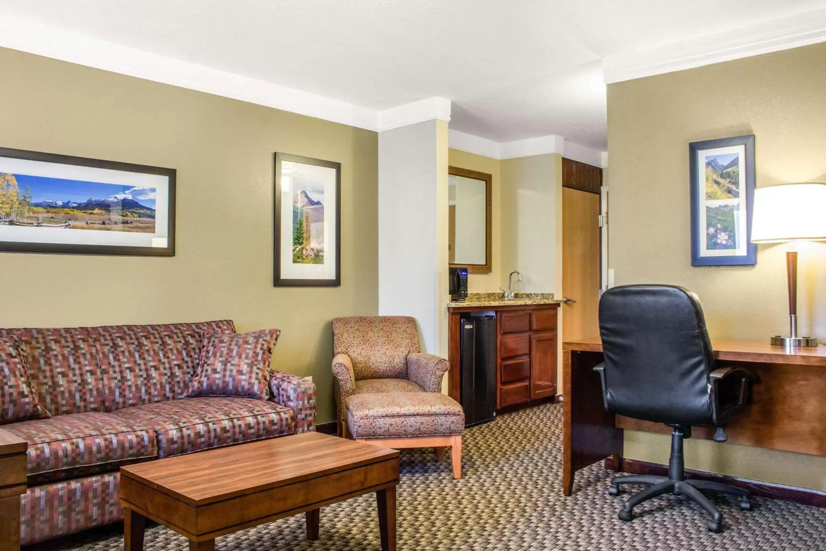 Bedroom, Seating Area in Comfort Inn & Suites Durango