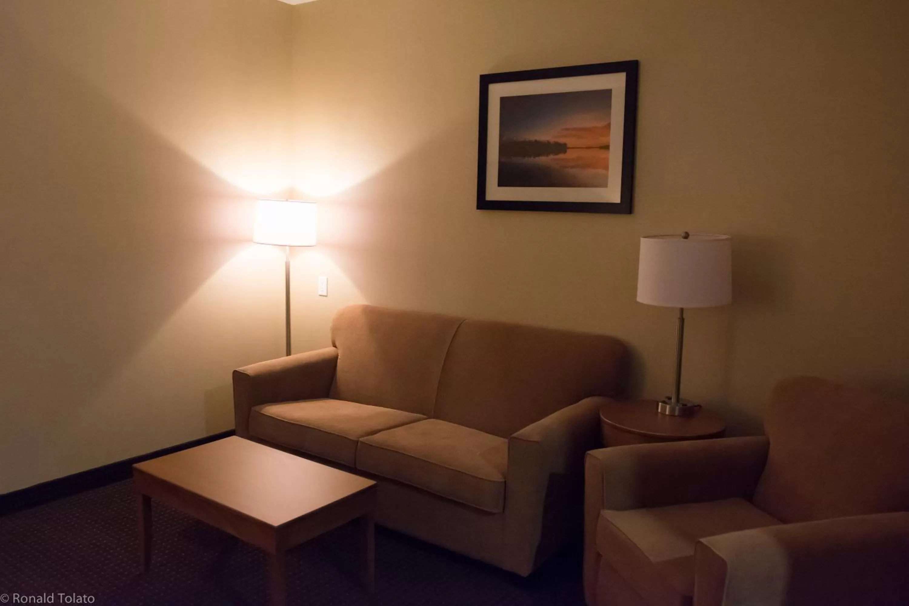 Seating area in Comfort Inn & Suites Bonnyville