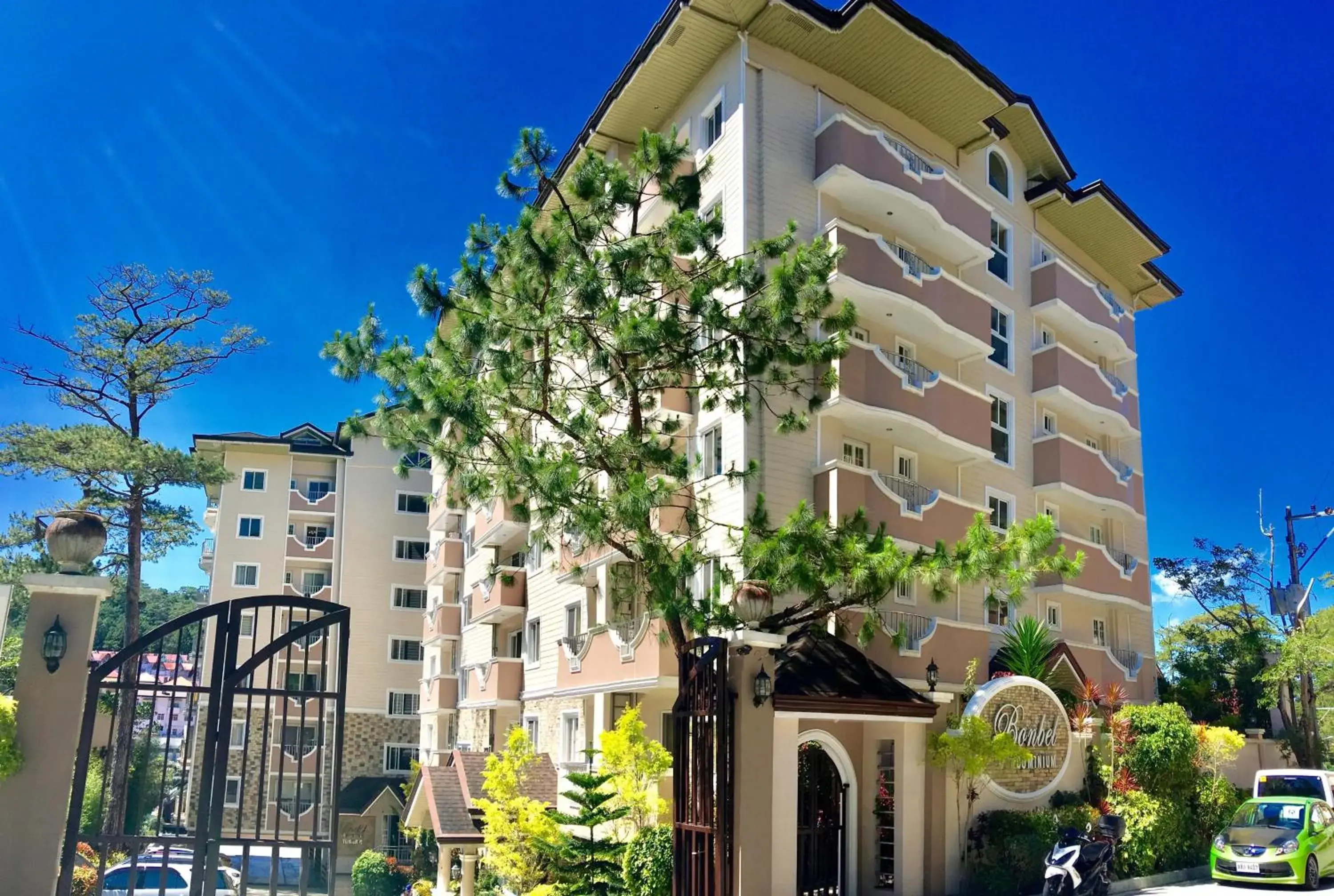 Facade/entrance, Property Building in Prestige Vacation Apartments - Bonbel Condominium