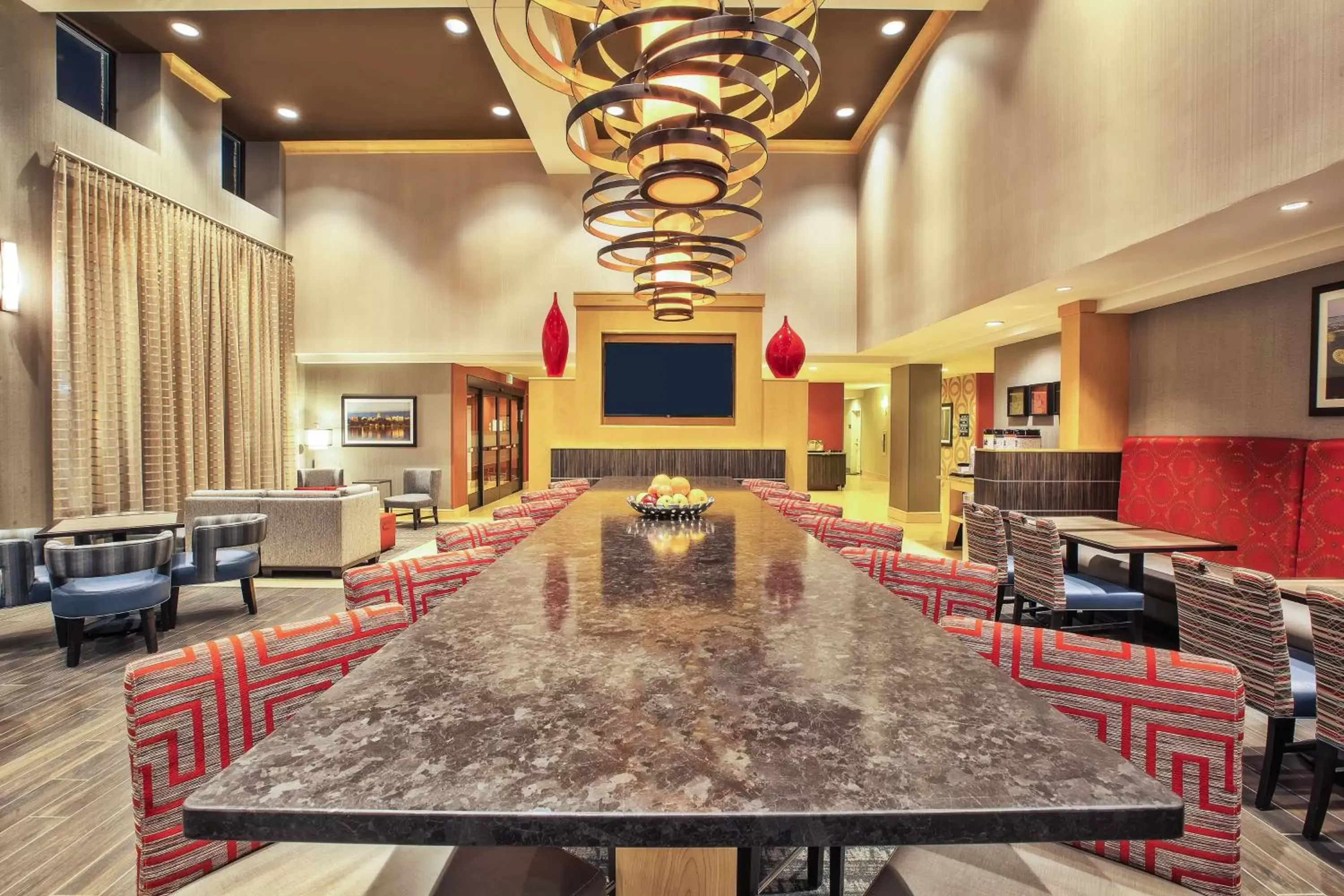 Dining area, Restaurant/Places to Eat in Hampton Inn & Suites Madison - West