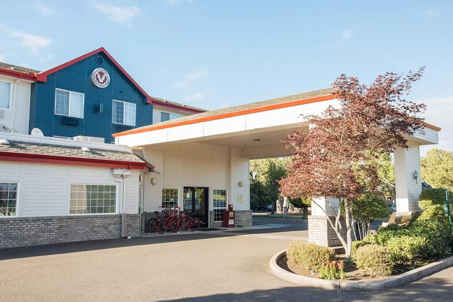 Property Building in Red Lion Inn & Suites McMinnville