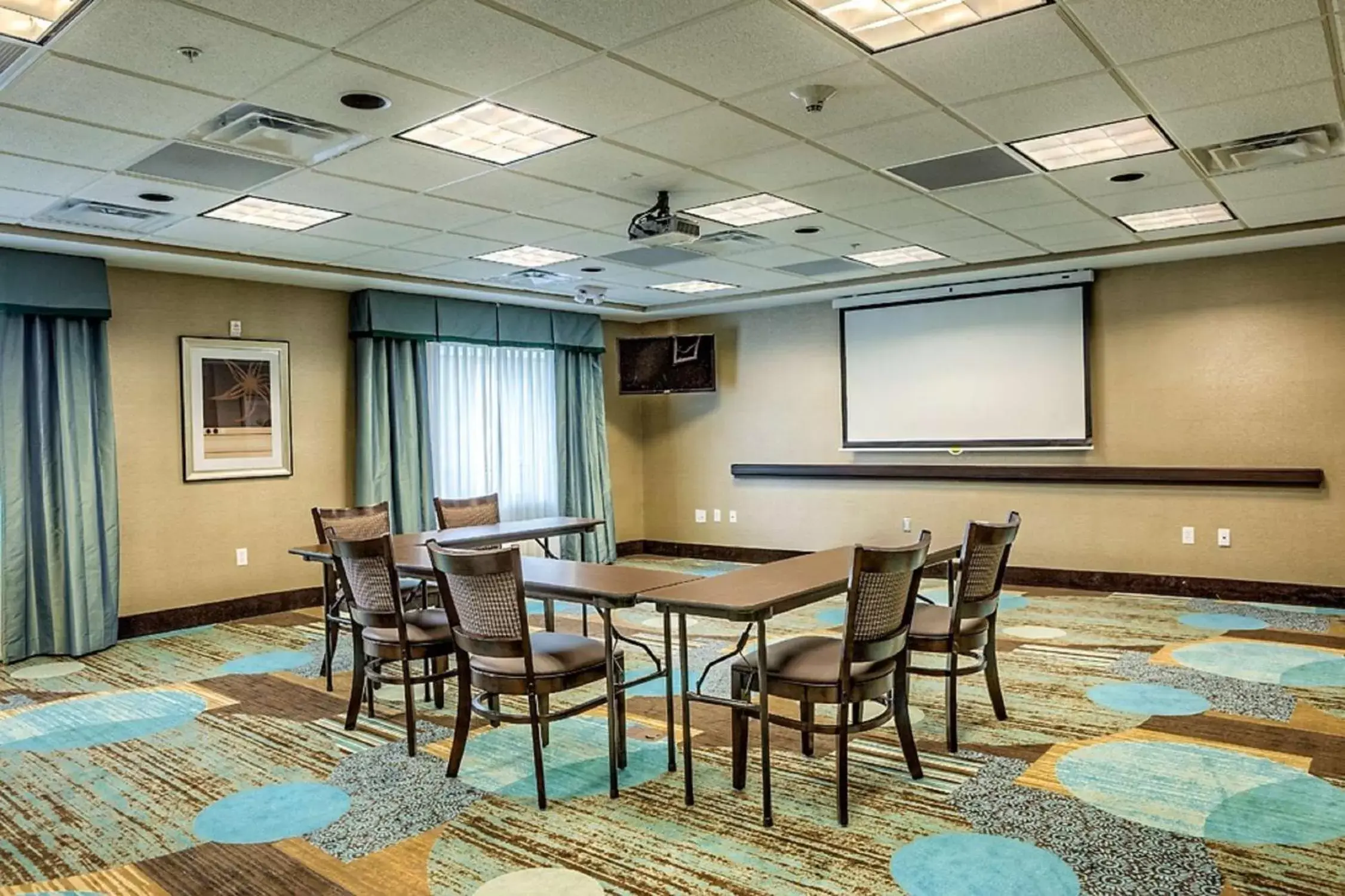 Meeting/conference room in Hampton Inn by Hilton Dayton South