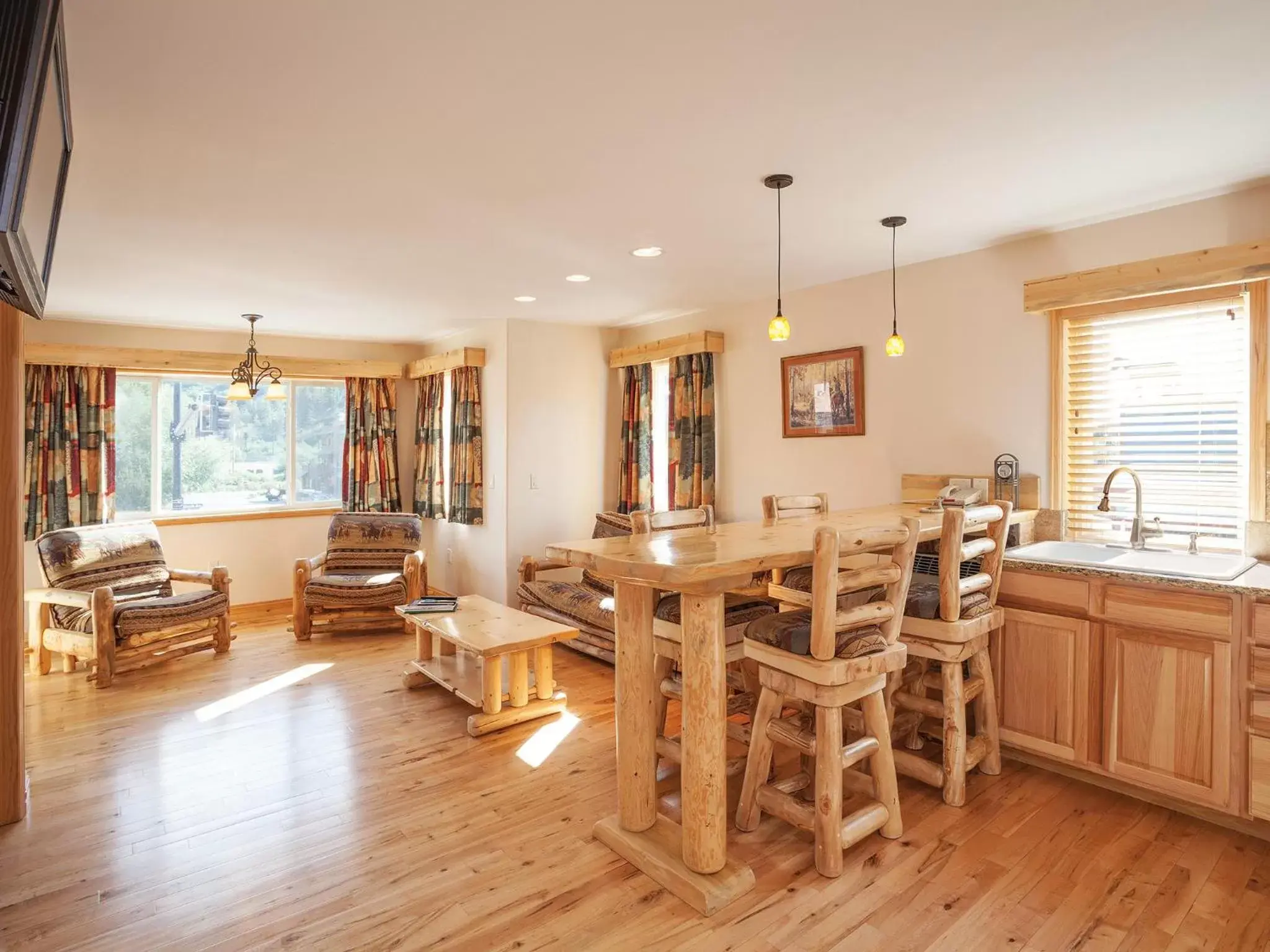 Dining area in Nordic Lodge