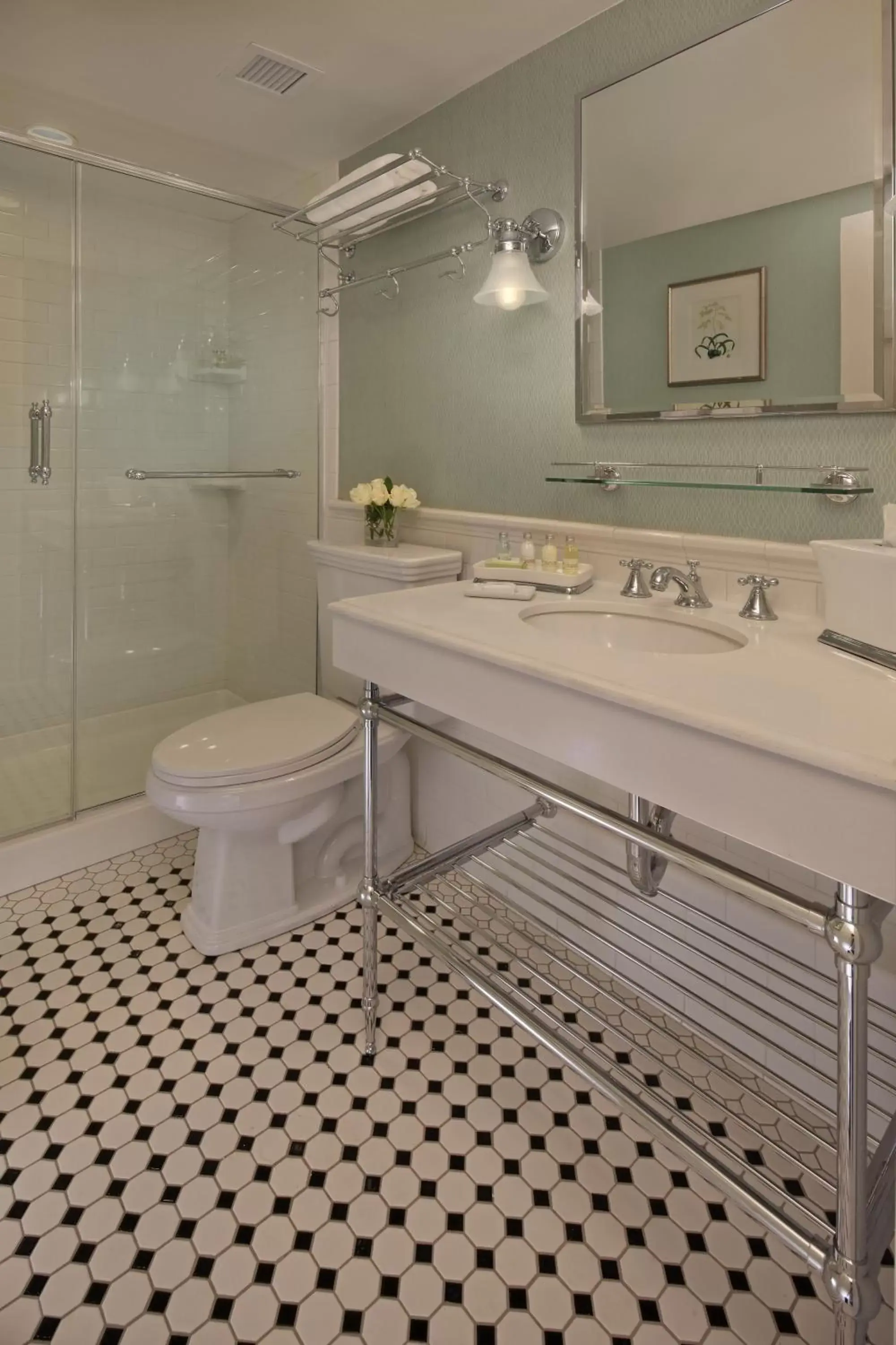 Standard King Room in Inn on Boltwood Standard King Room in Inn on Boltwood