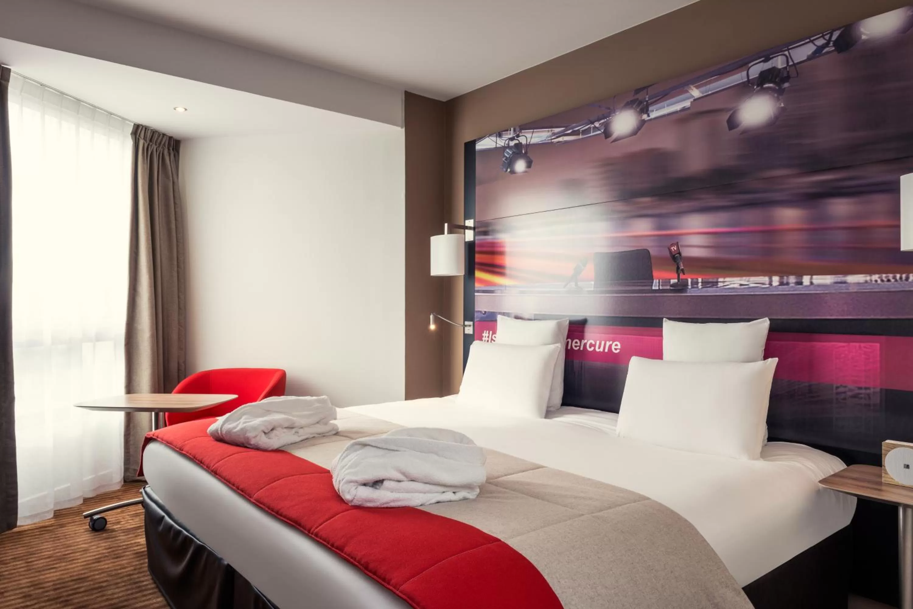 Bedroom, Bed in Mercure Paris Boulogne