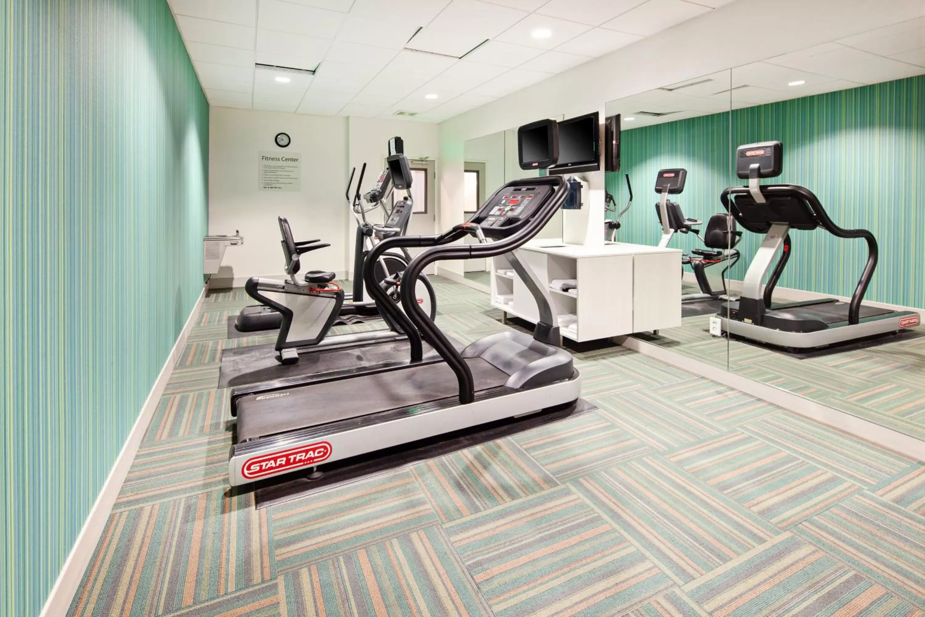 Spa and wellness centre/facilities, Fitness Center/Facilities in Holiday Inn Express & Suites Clovis Fresno Area, an IHG Hotel