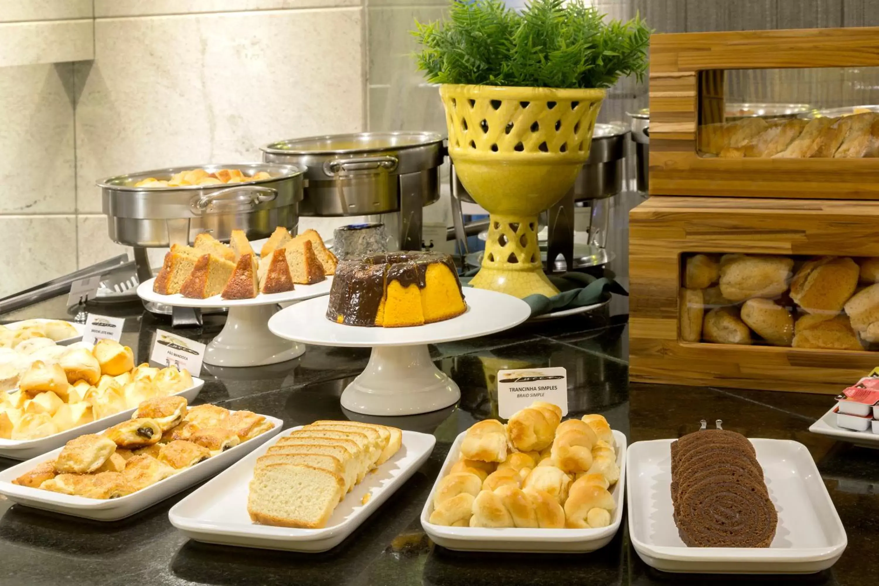 Restaurant/places to eat, Breakfast in Brasil 21 Suites Affiliated by Meliá