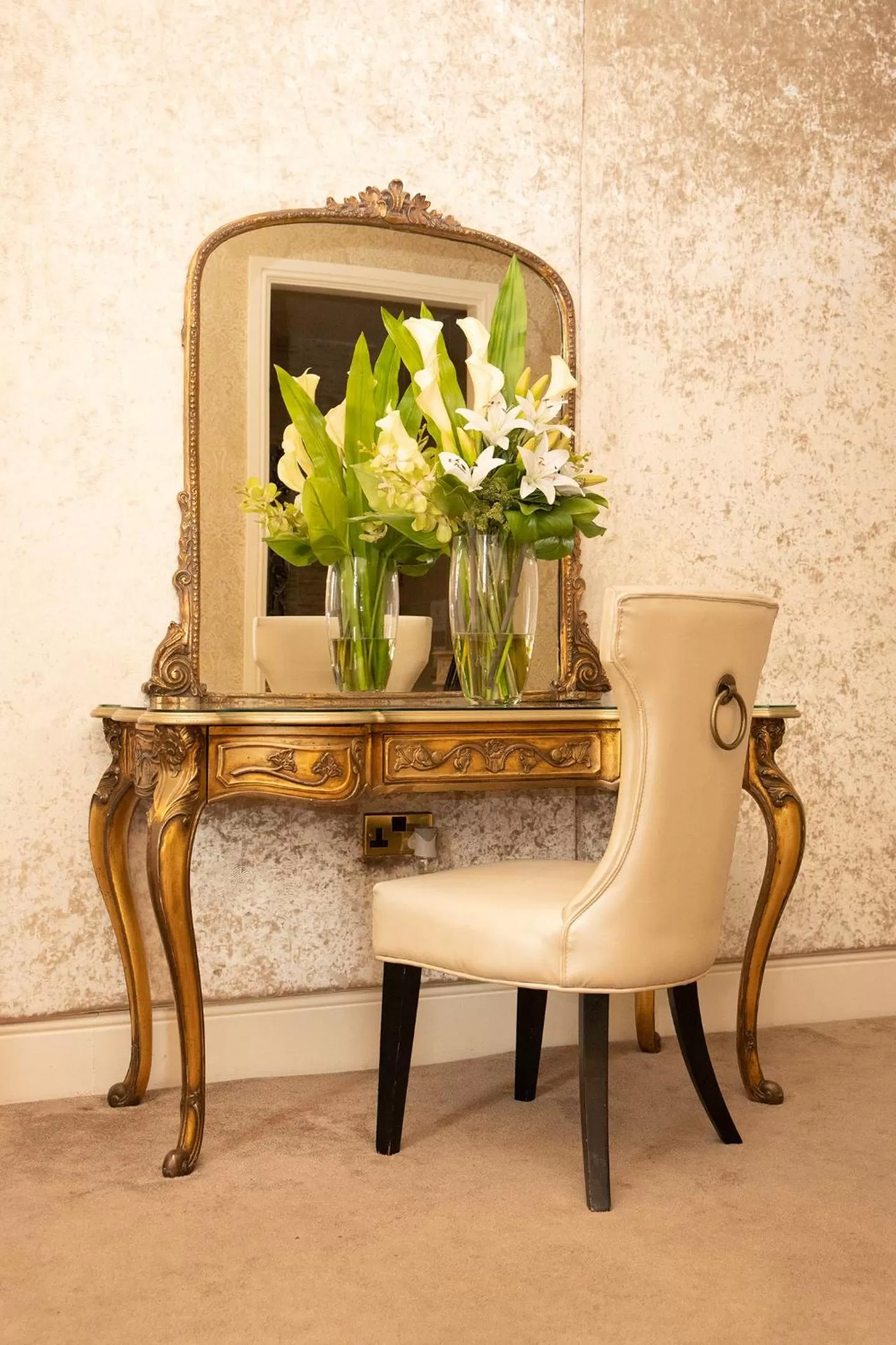 Seating area in 30 James Street