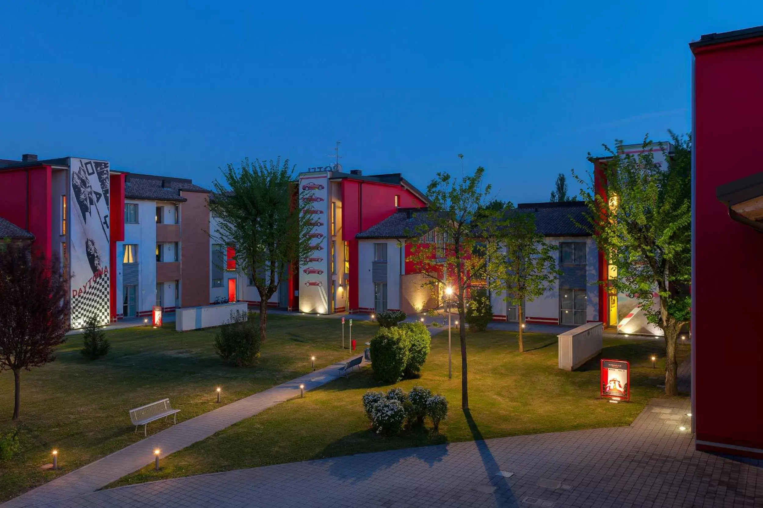 Garden, Property Building in Hotel Maranello Village