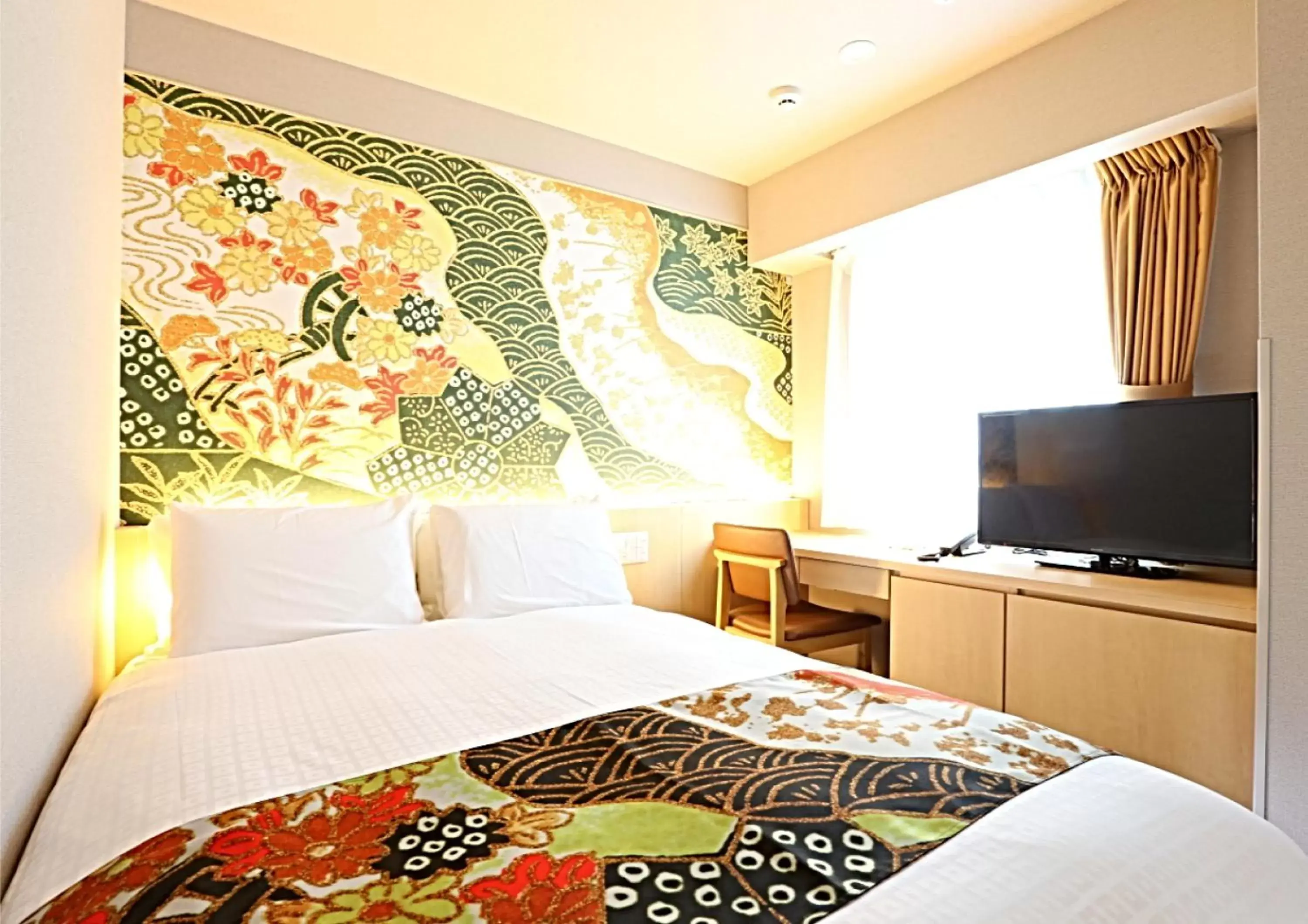 Photo of the whole room, Bed in Hotel Wing International Premium Kanazawa Ekimae