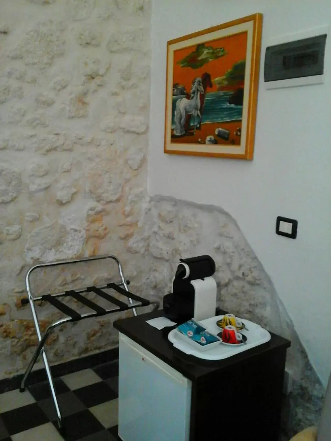 Coffee/tea facilities, Kitchen/Kitchenette in Lakkios charming suites and rooms