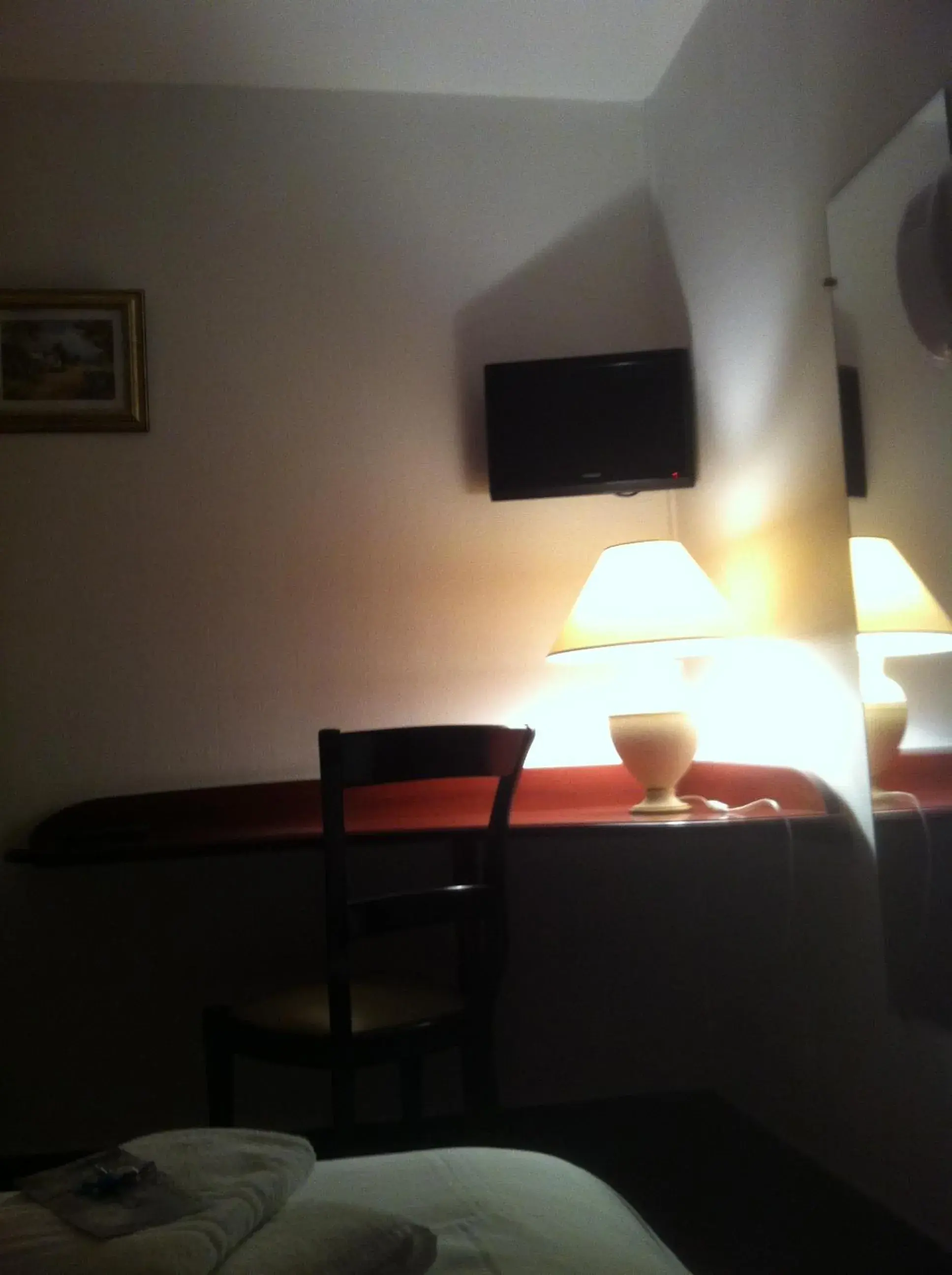TV and multimedia, TV/Entertainment Center in Hotel Couleurs Sud