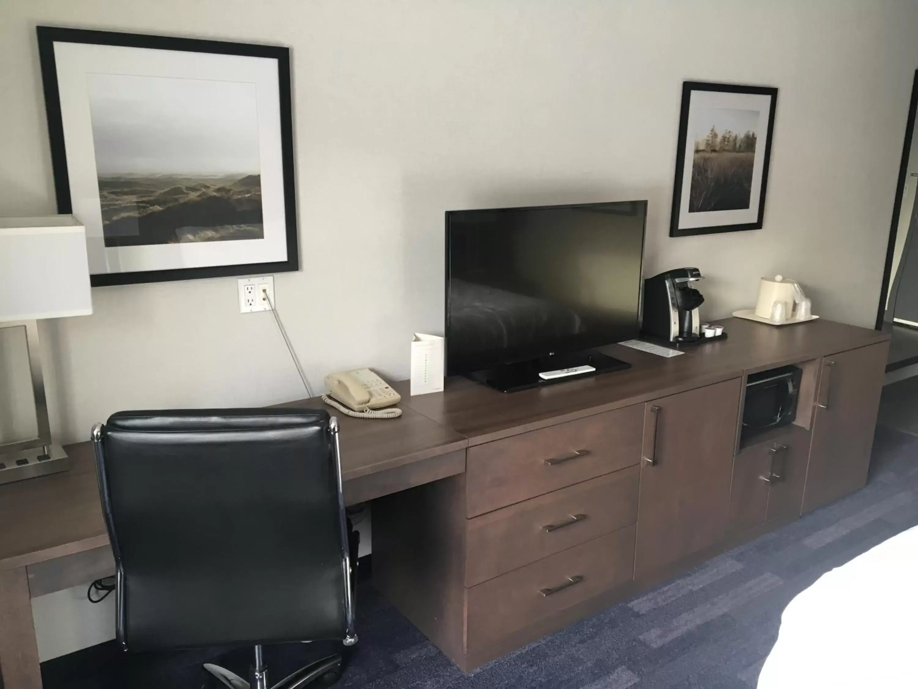 TV and multimedia, TV/Entertainment Center in Holiday Inn & Suites Grande Prairie, an IHG Hotel