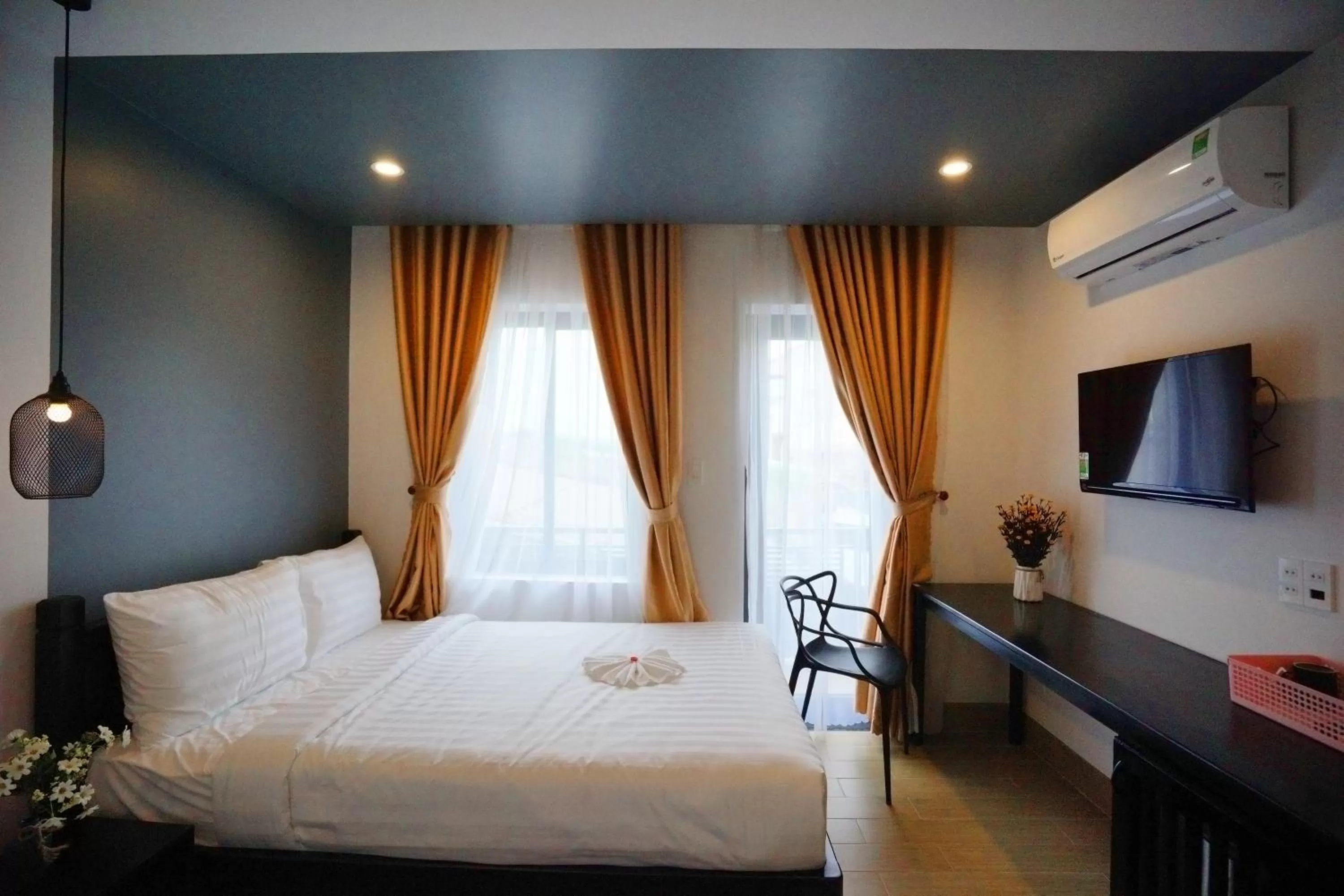 Photo of the whole room, Bed in Maison Khoi Homestay