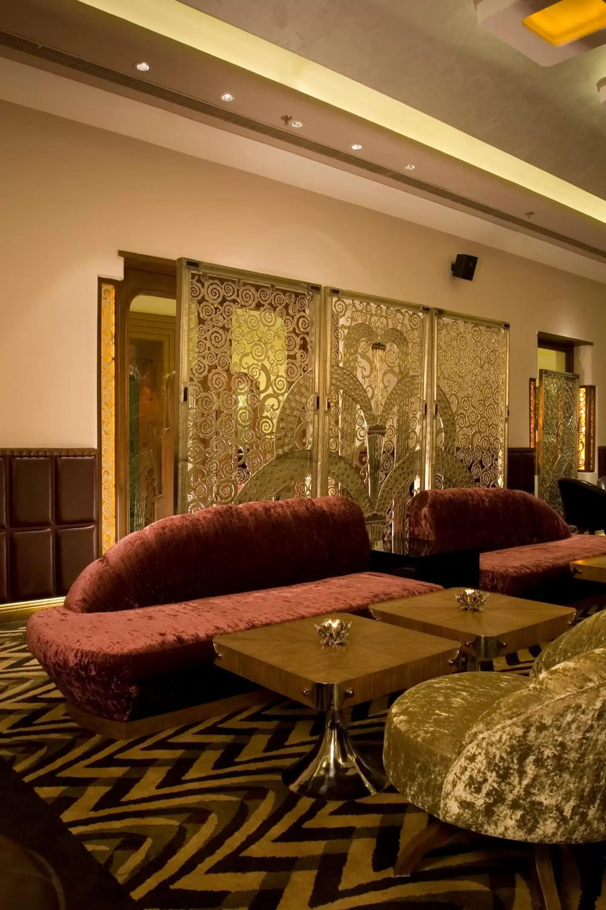 Lounge or bar, Seating Area in Ambassador, New Delhi - IHCL SeleQtions