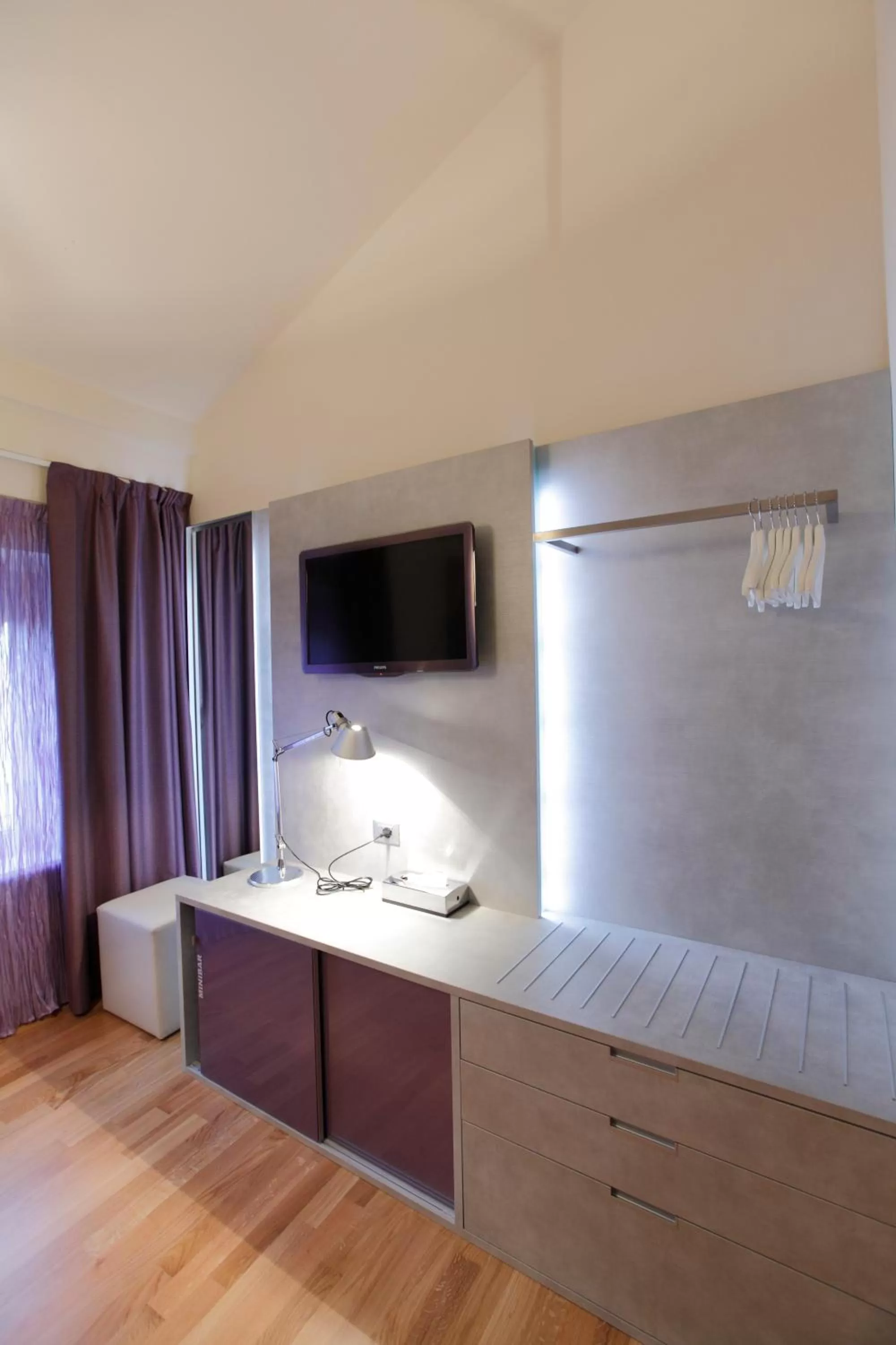 TV and multimedia, Bed in Hotel Annunziata