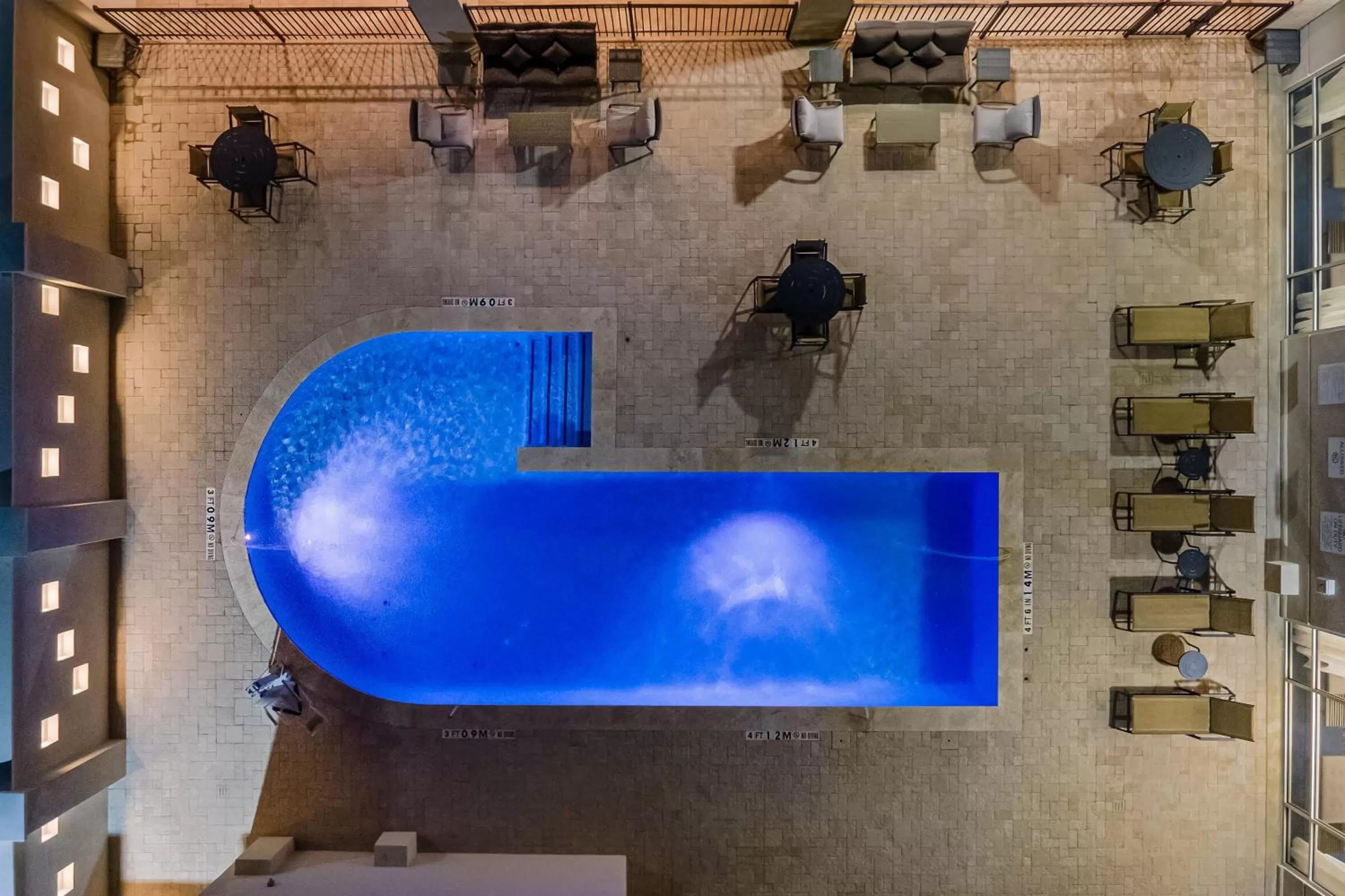 Swimming pool in Holiday Inn Express & Suites Memorial – CityCentre by IHG