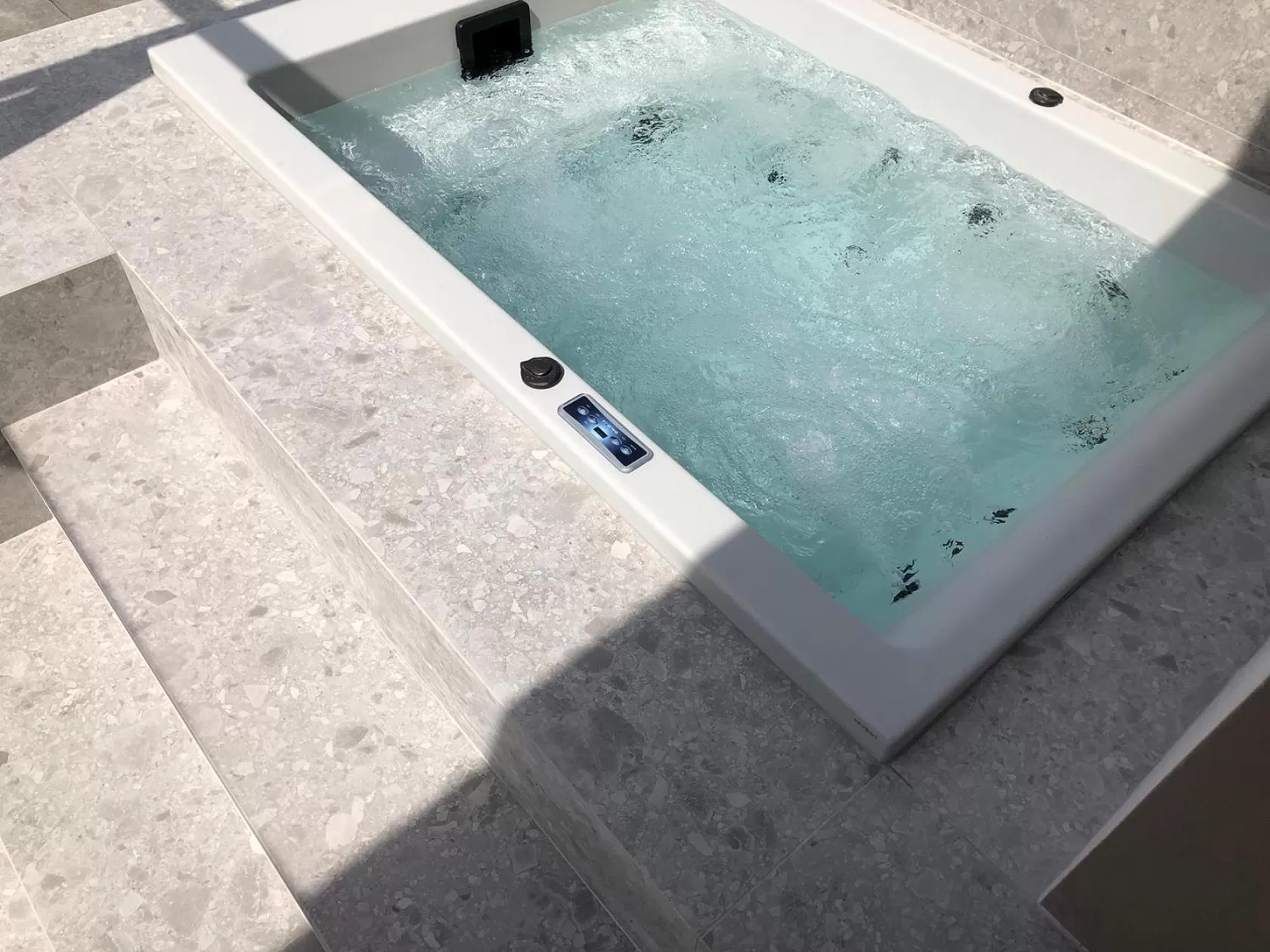 Hot Tub in King Saron Hotel Resort