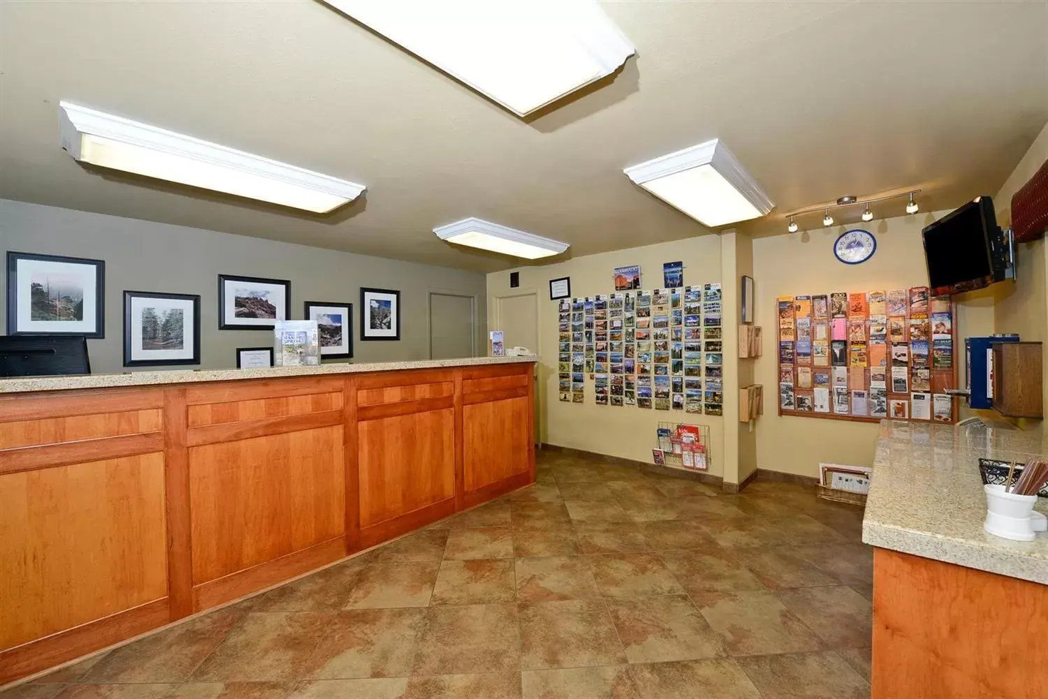 Lobby or reception, Lobby/Reception in Villa Motel at Manitou Springs