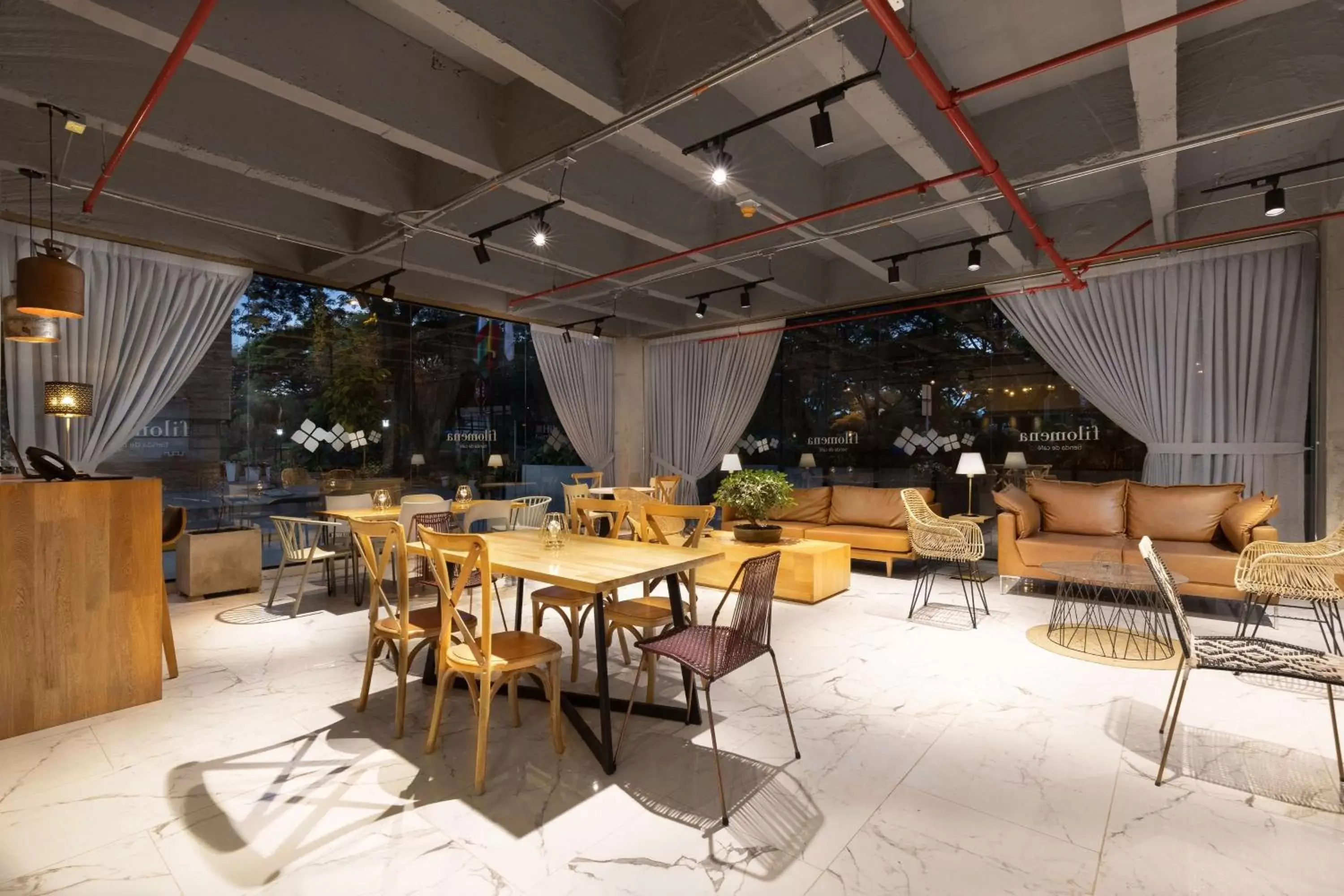 Restaurant/Places to Eat in Hilton Garden Inn Cali Ciudad Jardin