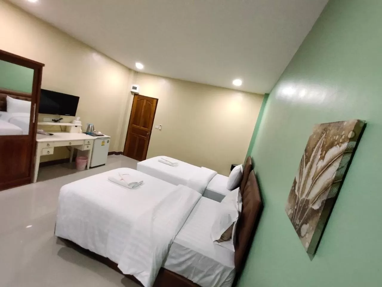 Photo of the whole room, Bed in SK Resort Pattaya