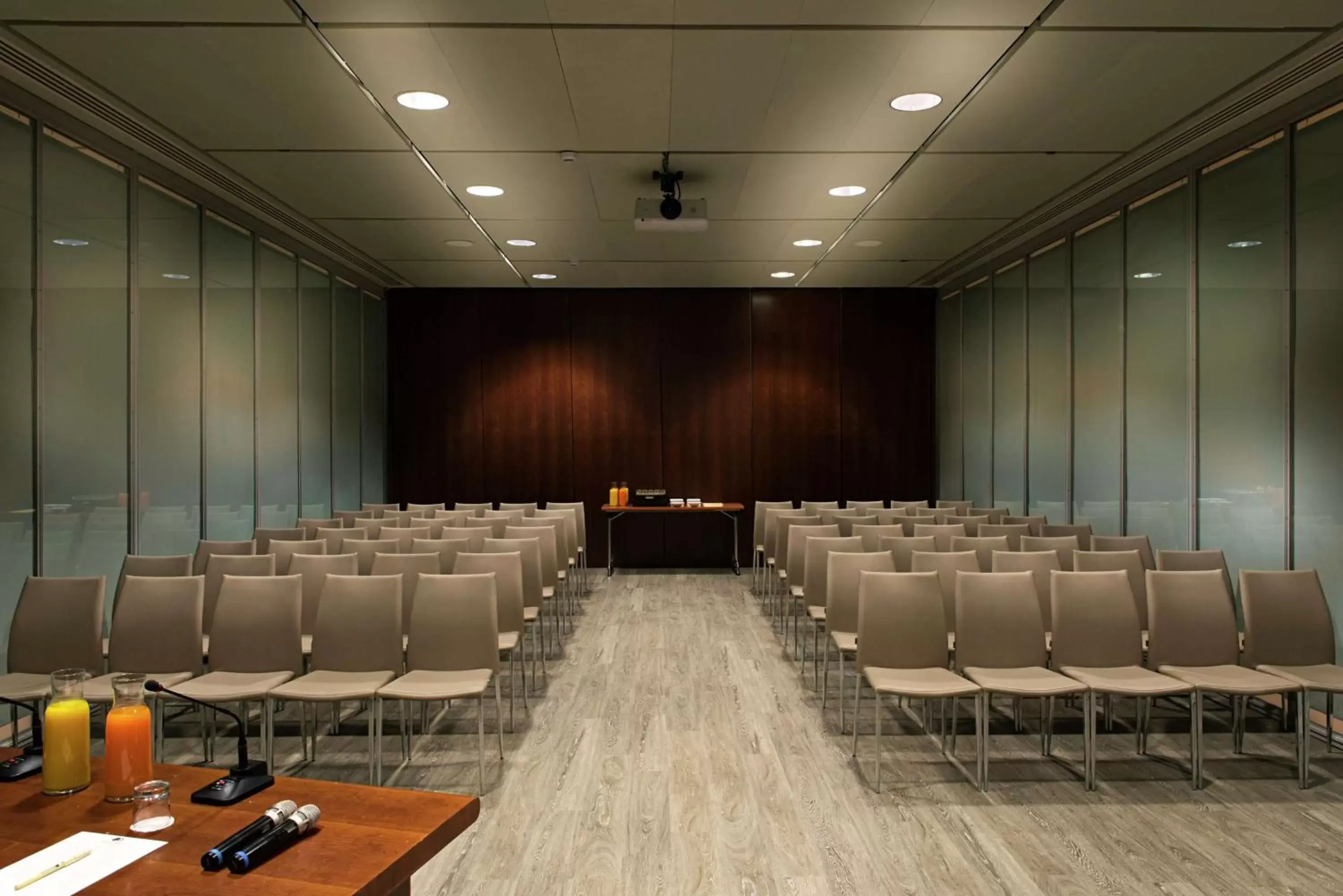 Meeting/conference room in DoubleTree by Hilton Turin Lingotto