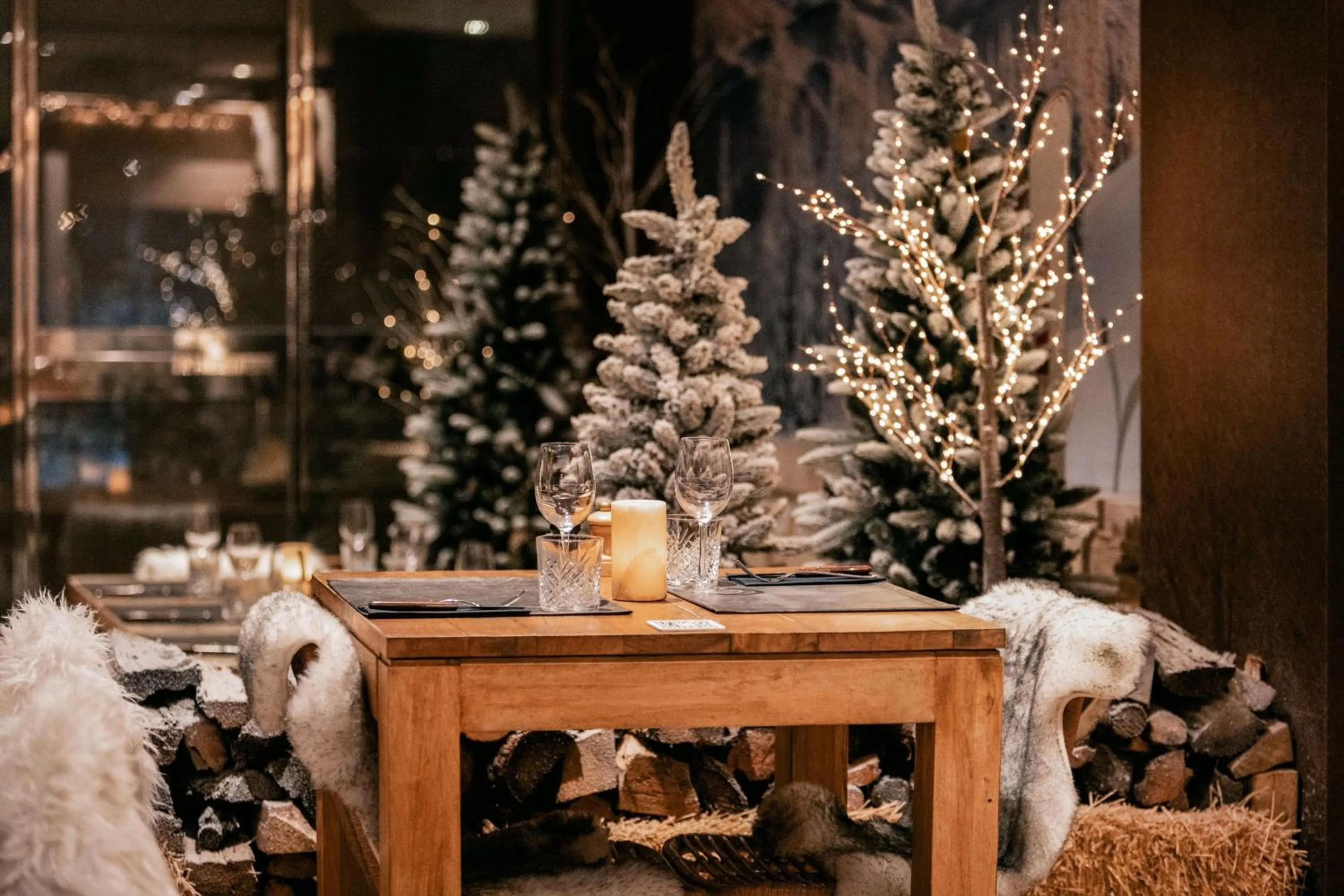 Restaurant/places to eat in AC Hotel by Marriott Nice