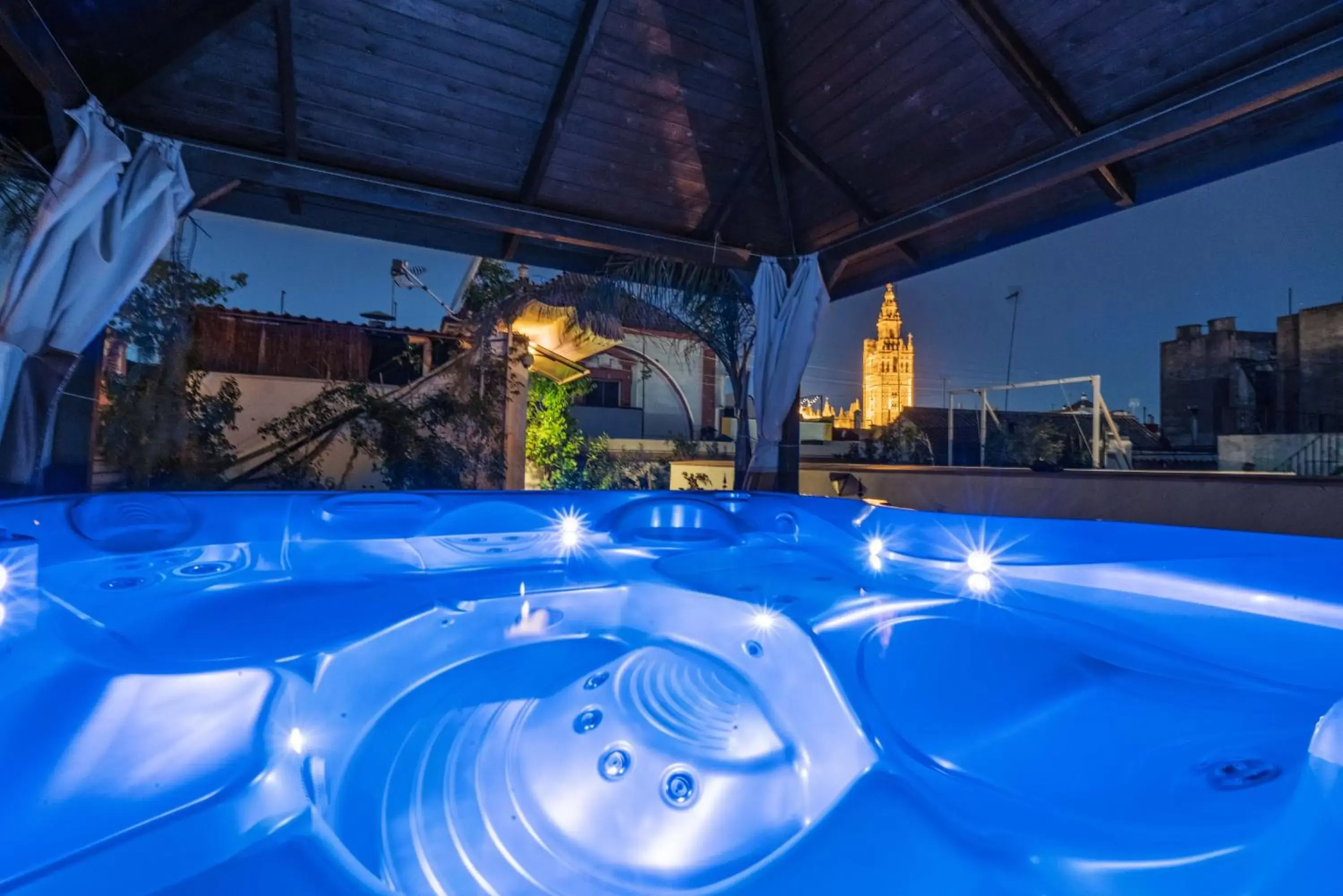 Open Air Bath, Swimming Pool in El Rey Moro Hotel Boutique