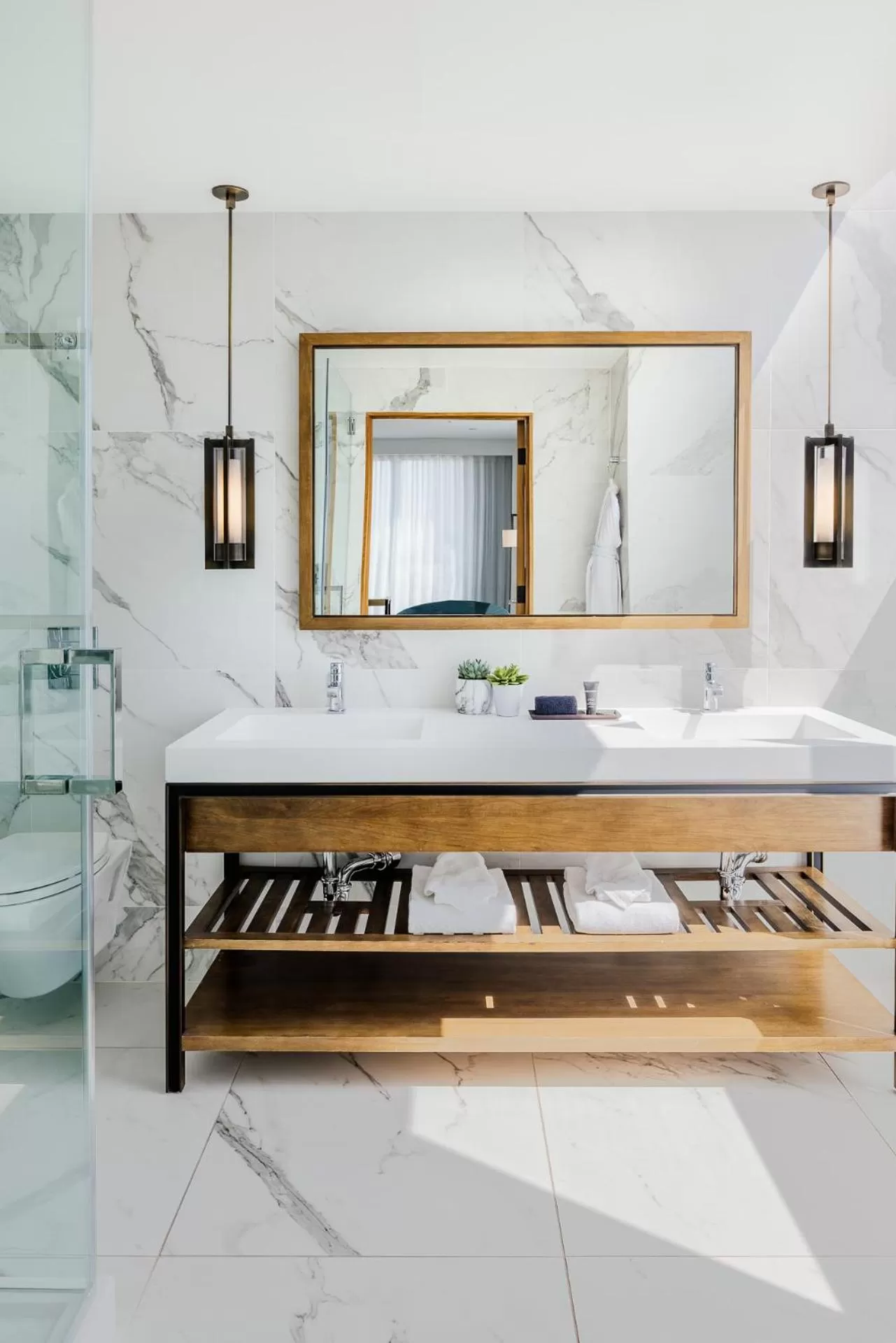 Bathroom in Dream Hollywood, by Hyatt