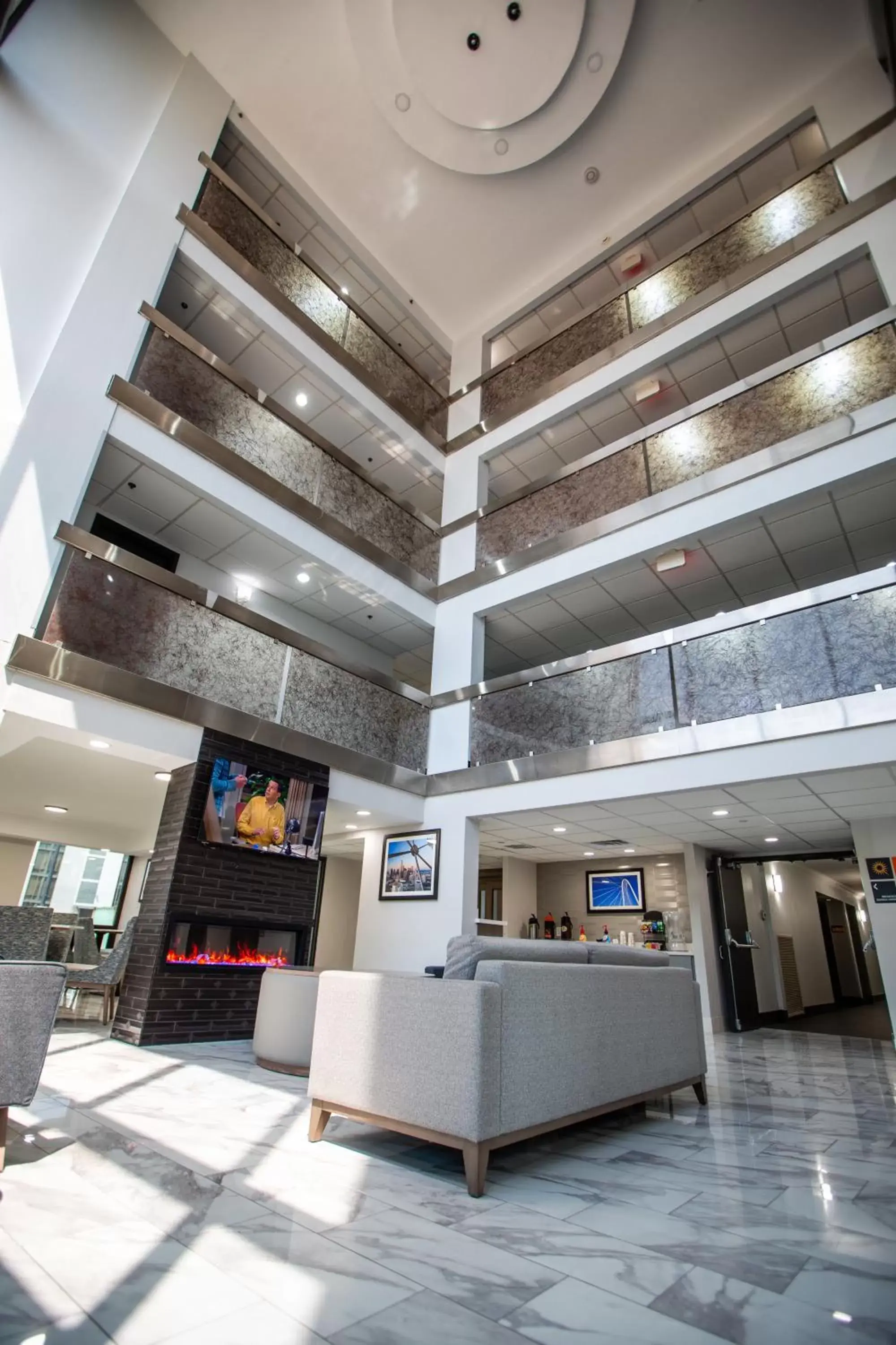 Lobby or reception, Lobby/Reception in La Quinta by Wyndham Dallas I-35 Walnut Hill Ln