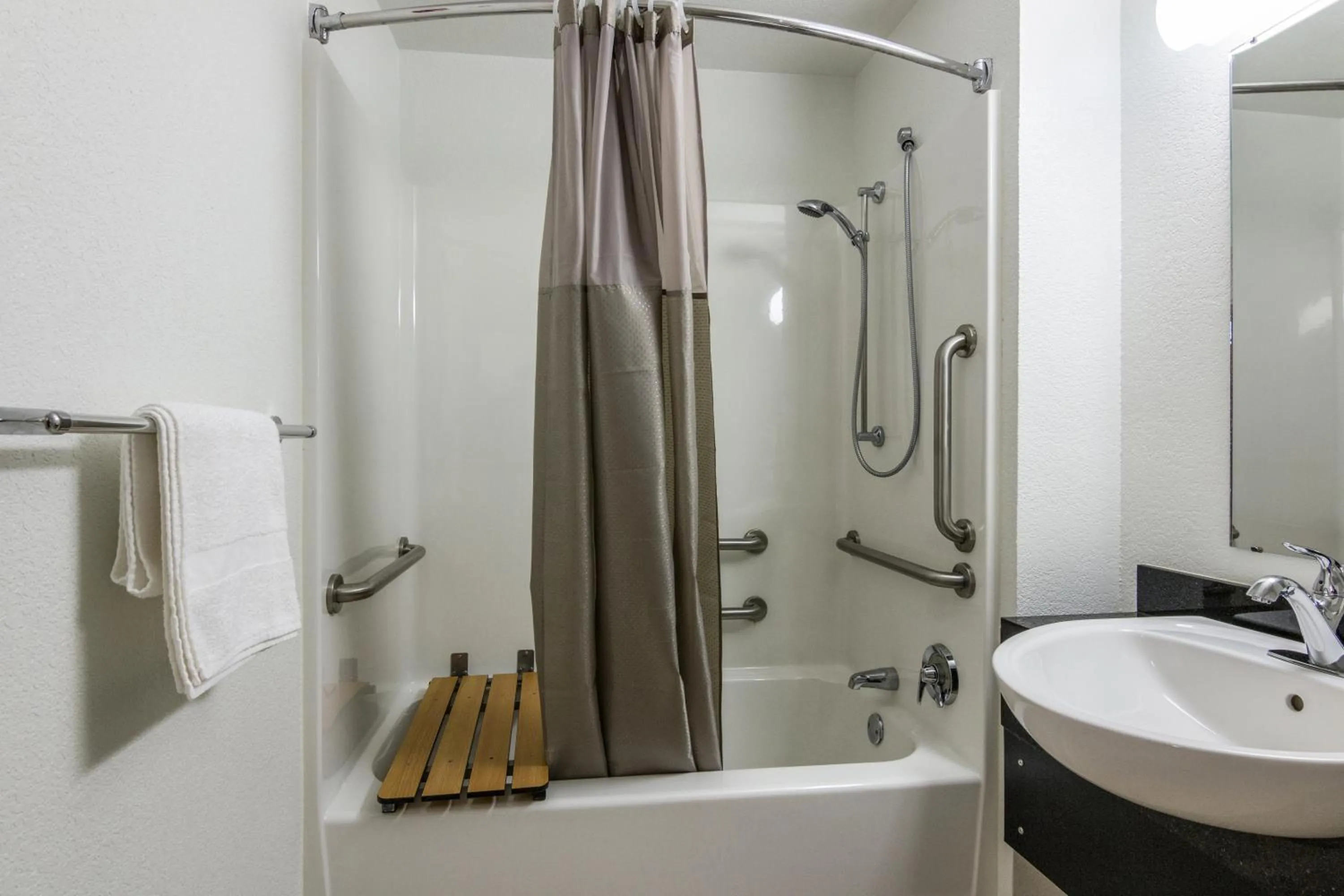 Shower in Motel 6-Longview, TX