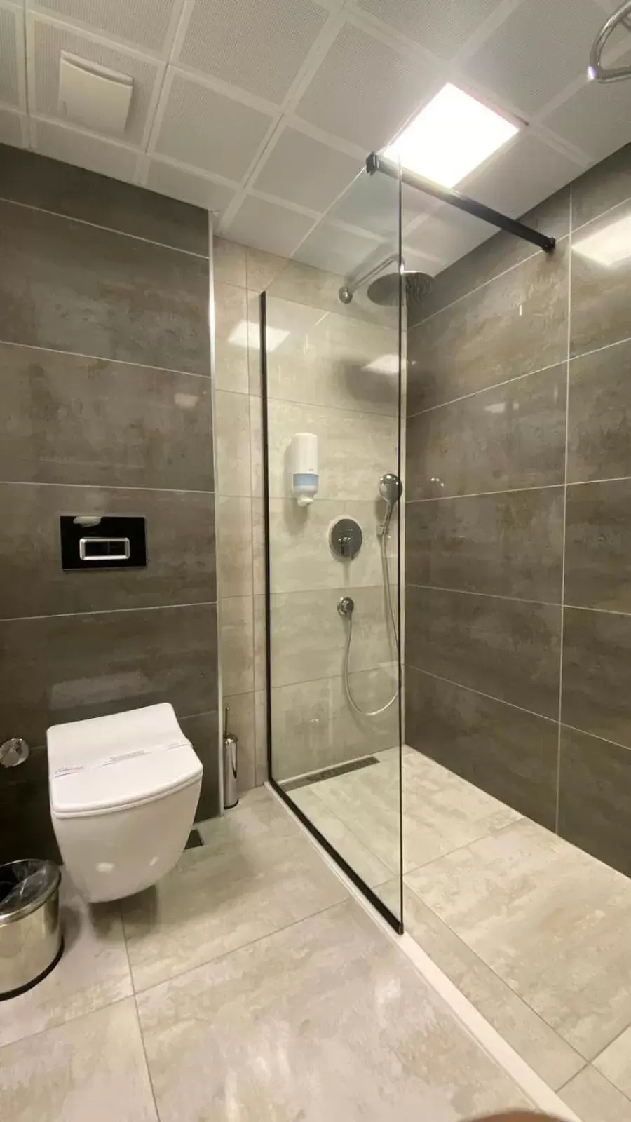 Shower, Bathroom in Best Western Plus Khan Hotel