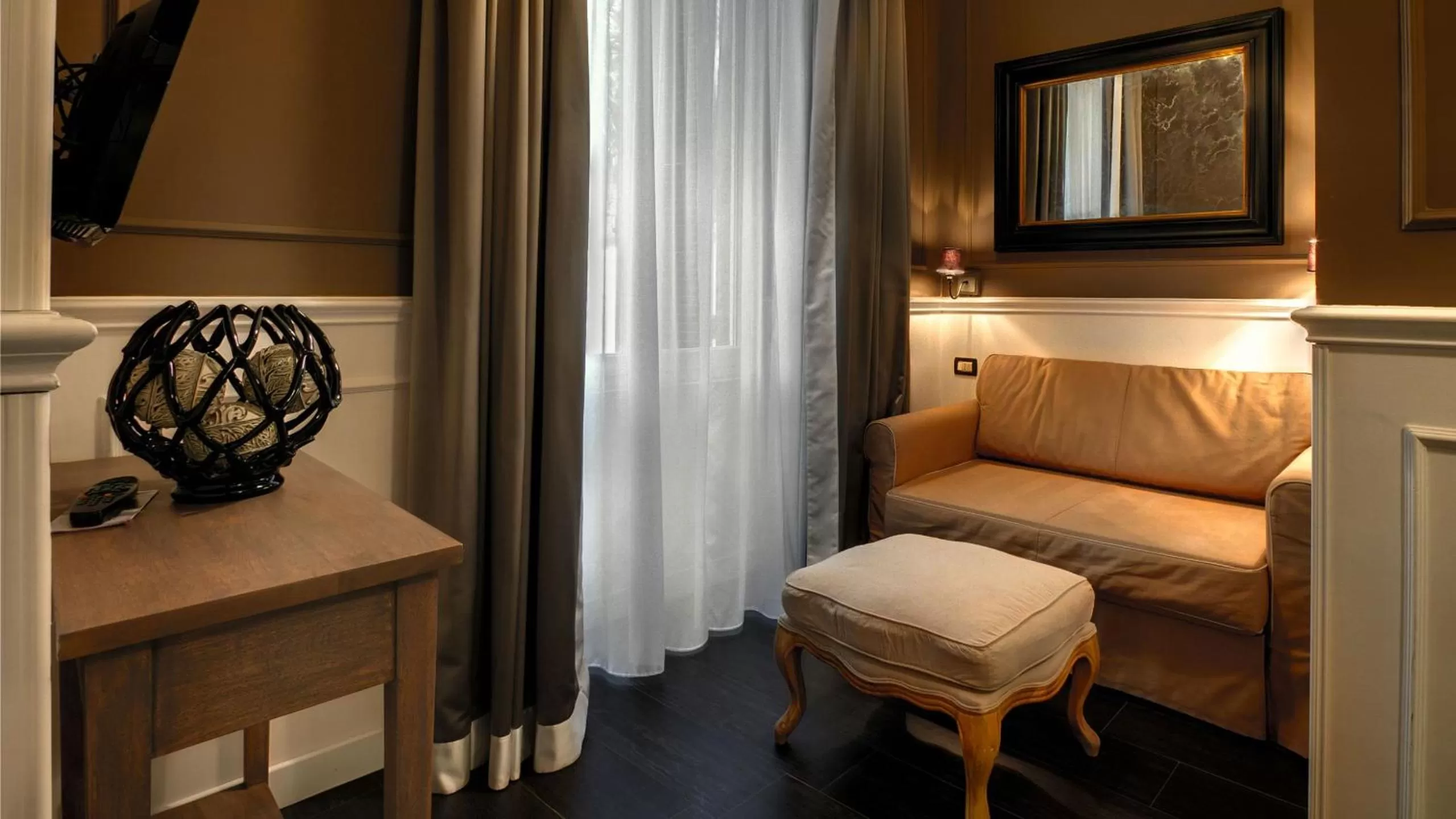 Living room, Bed in The B Place