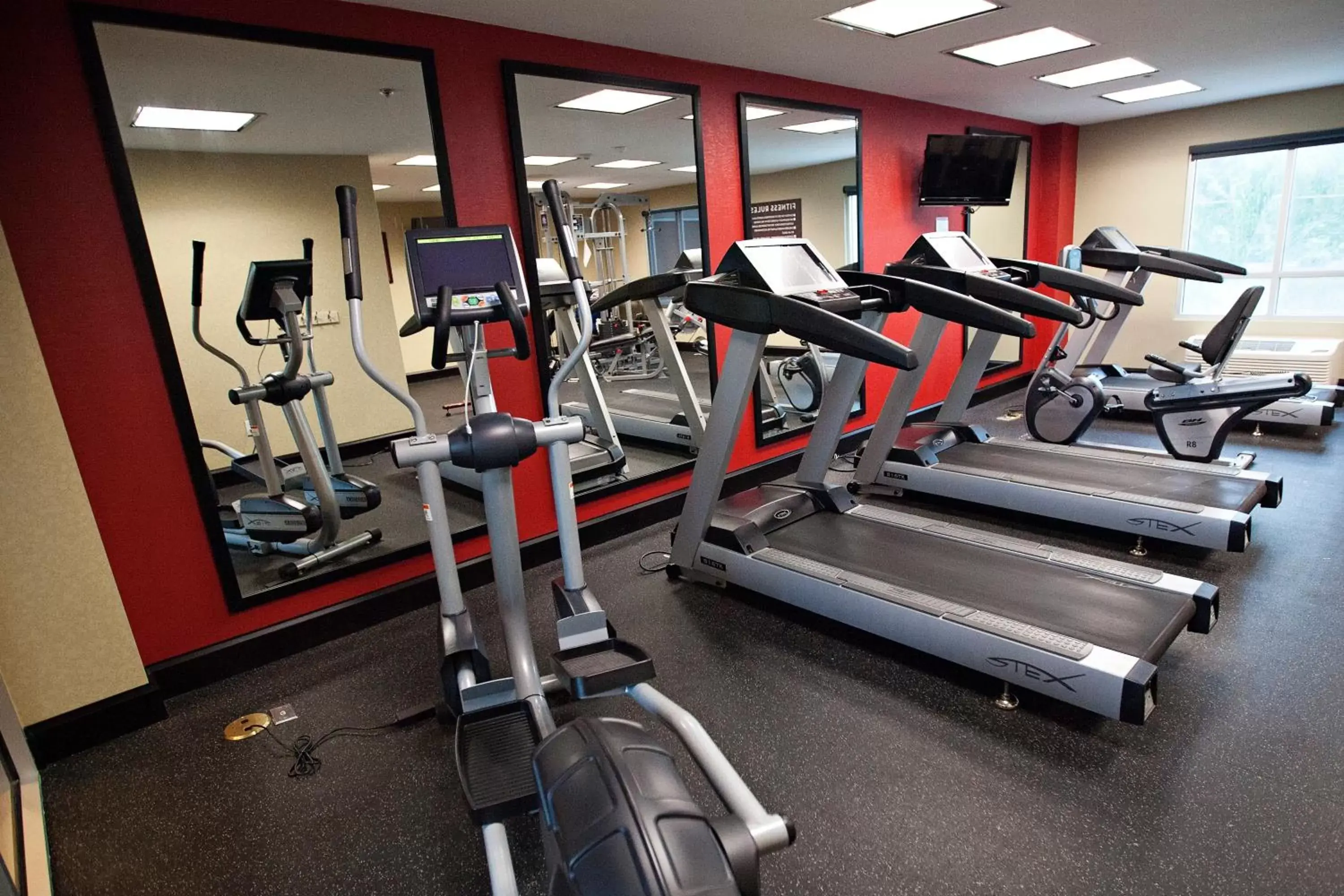 Fitness centre/facilities, Fitness Center/Facilities in Crowne Plaza Houston Galleria Area, an IHG Hotel