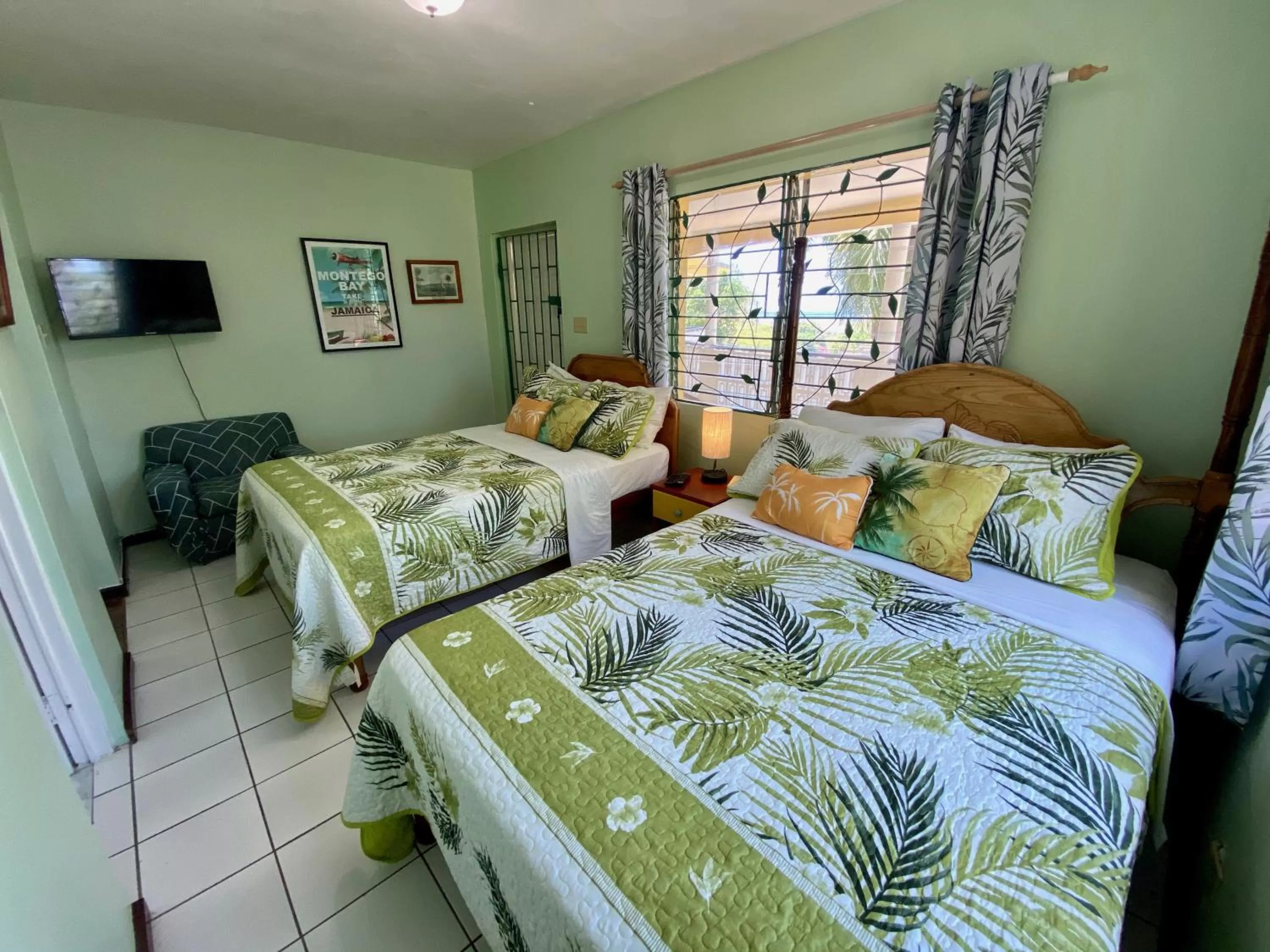 Bedroom, Bed in The Blue Orchid B&B