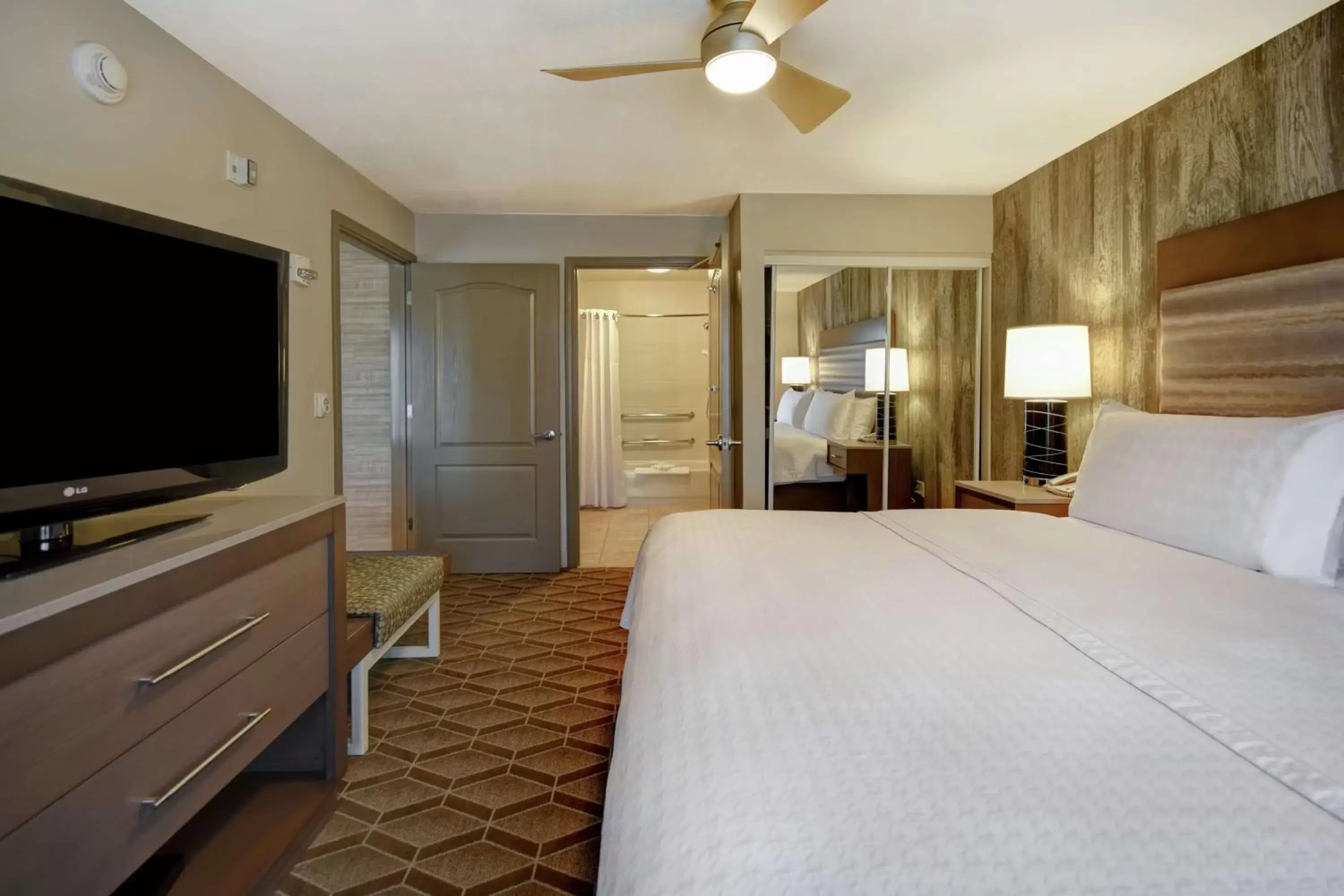 Bedroom, Bed in Homewood Suites by Hilton at The Waterfront