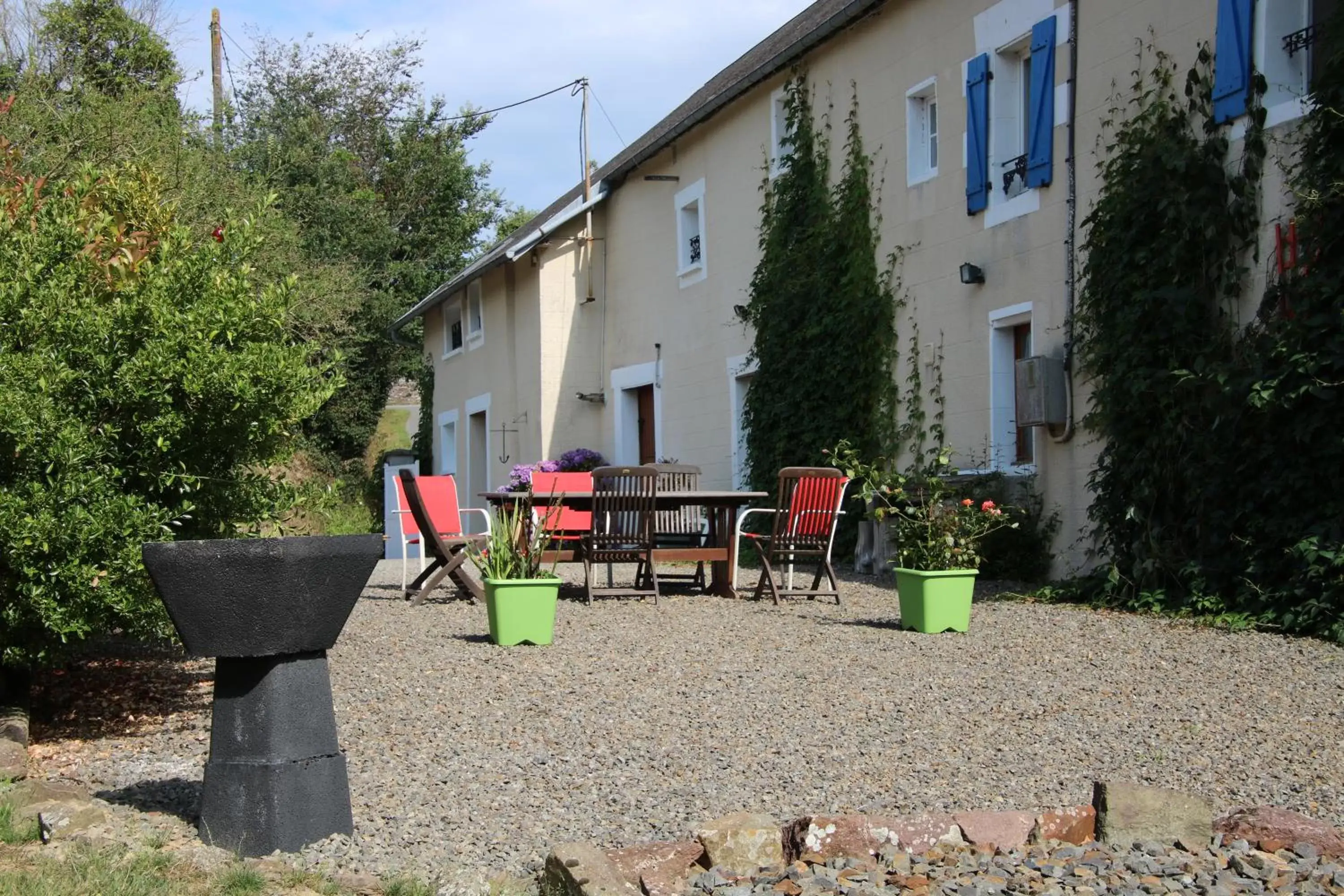 Property Building in La Parisière