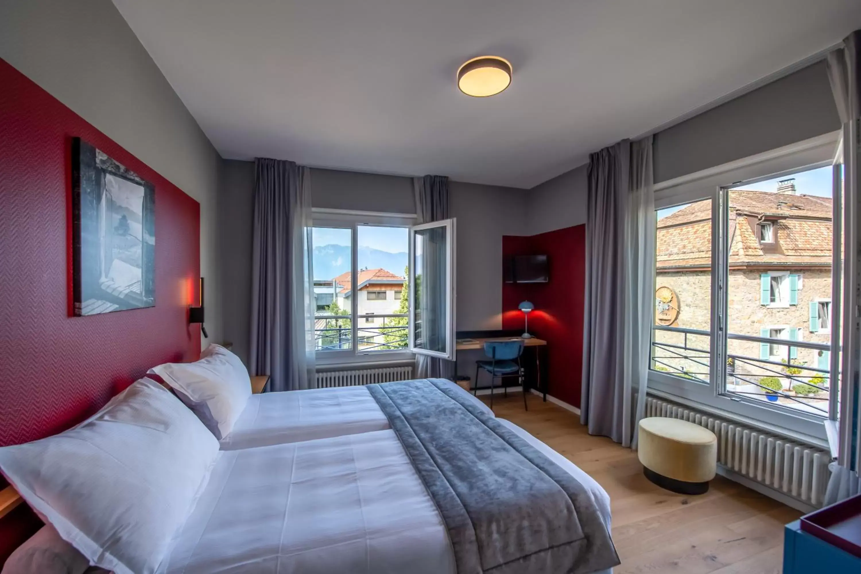 Bed, View in Châtonneyre Hotel & Restaurant