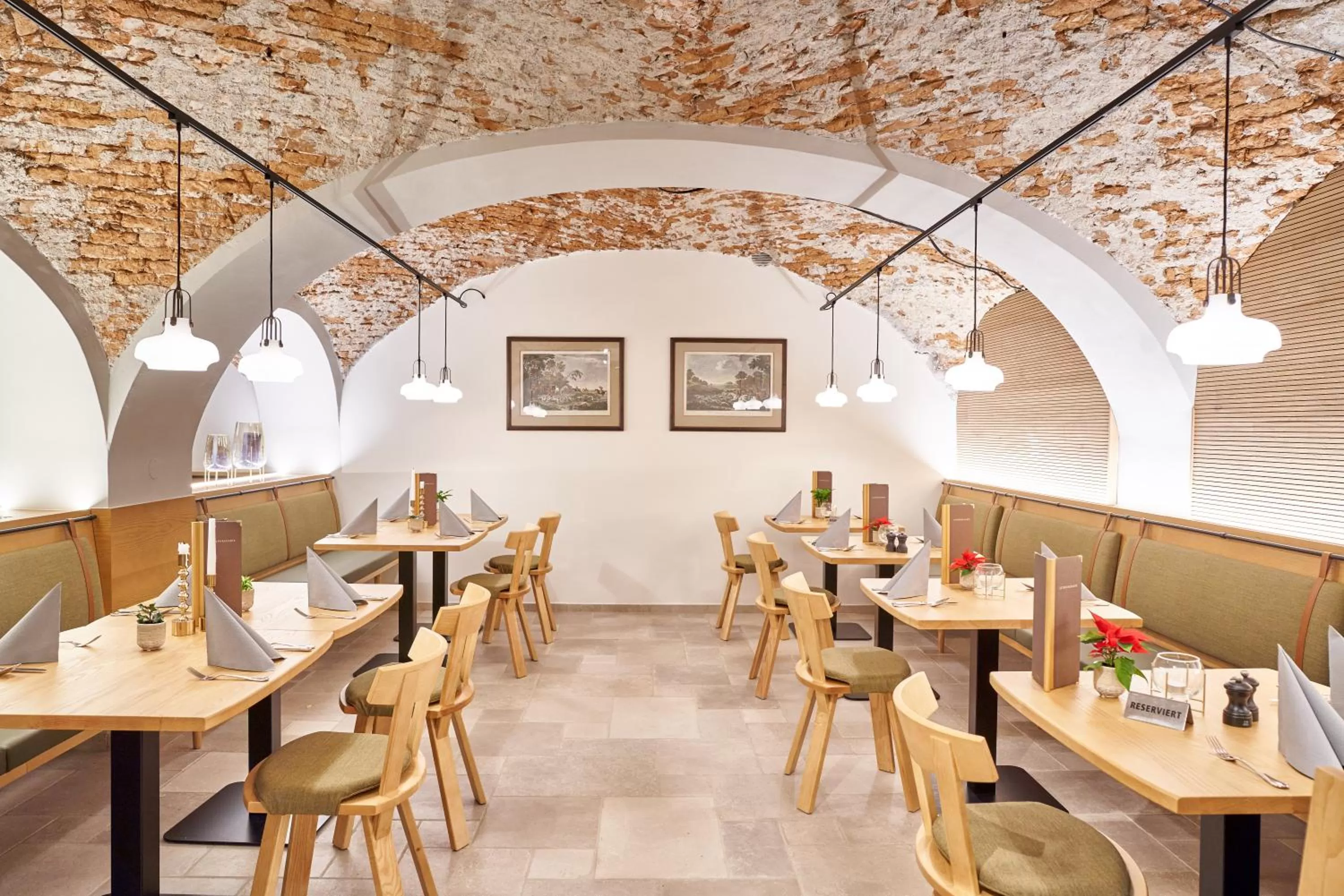 Restaurant/places to eat in Hotel Maxlhaid