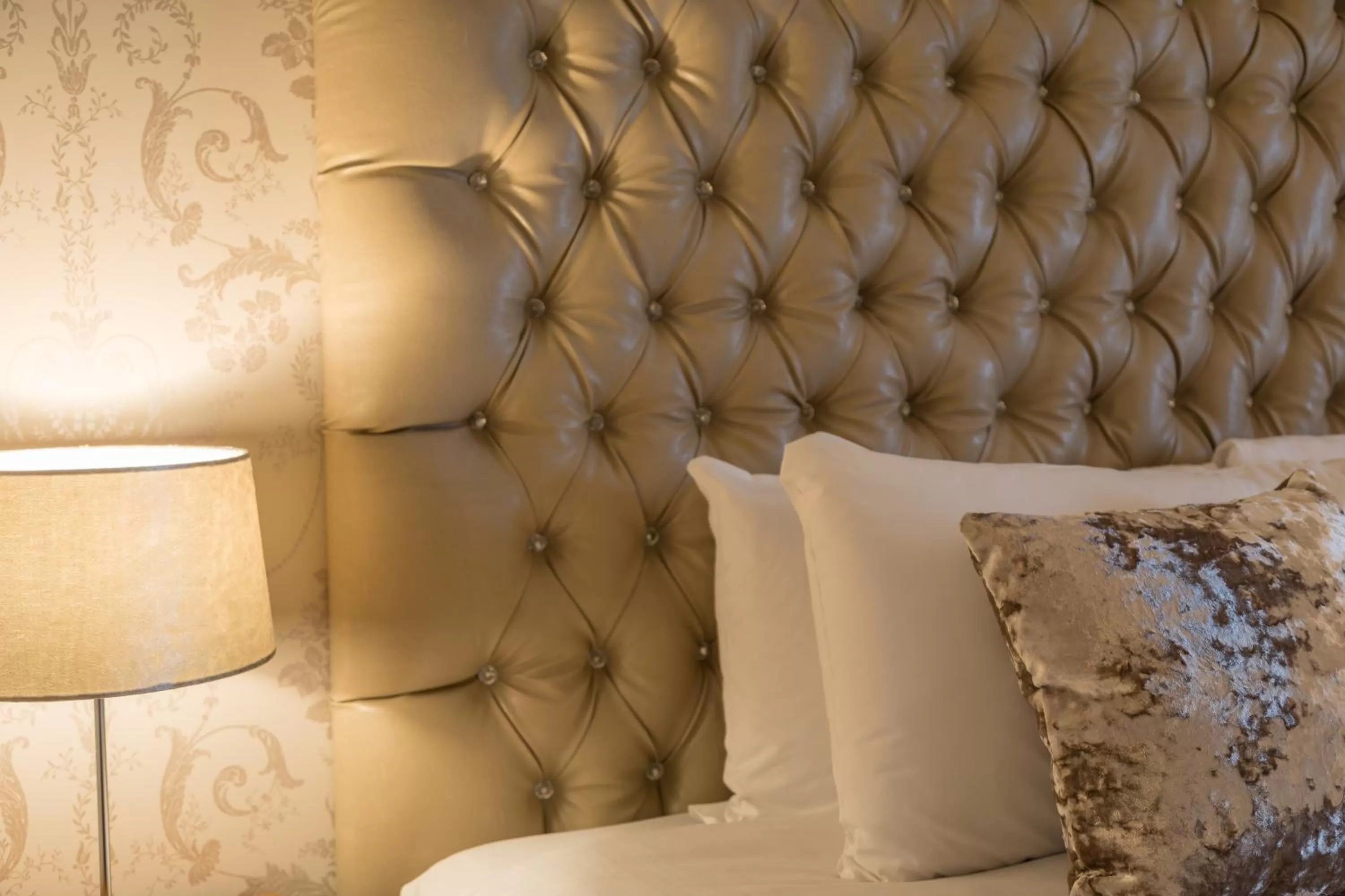 Bed in Raheen Woods Hotel